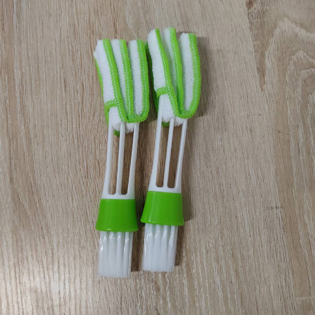 1PC Mini Microfiber Detailing Duster Brush in Green, Ultra Soft Fine Bristles Reusable Washable Auto Cleaning Tool, Ideal for Car AC Vents, Dashboard Crevices & Vehicle Interior Slot Dust Removal