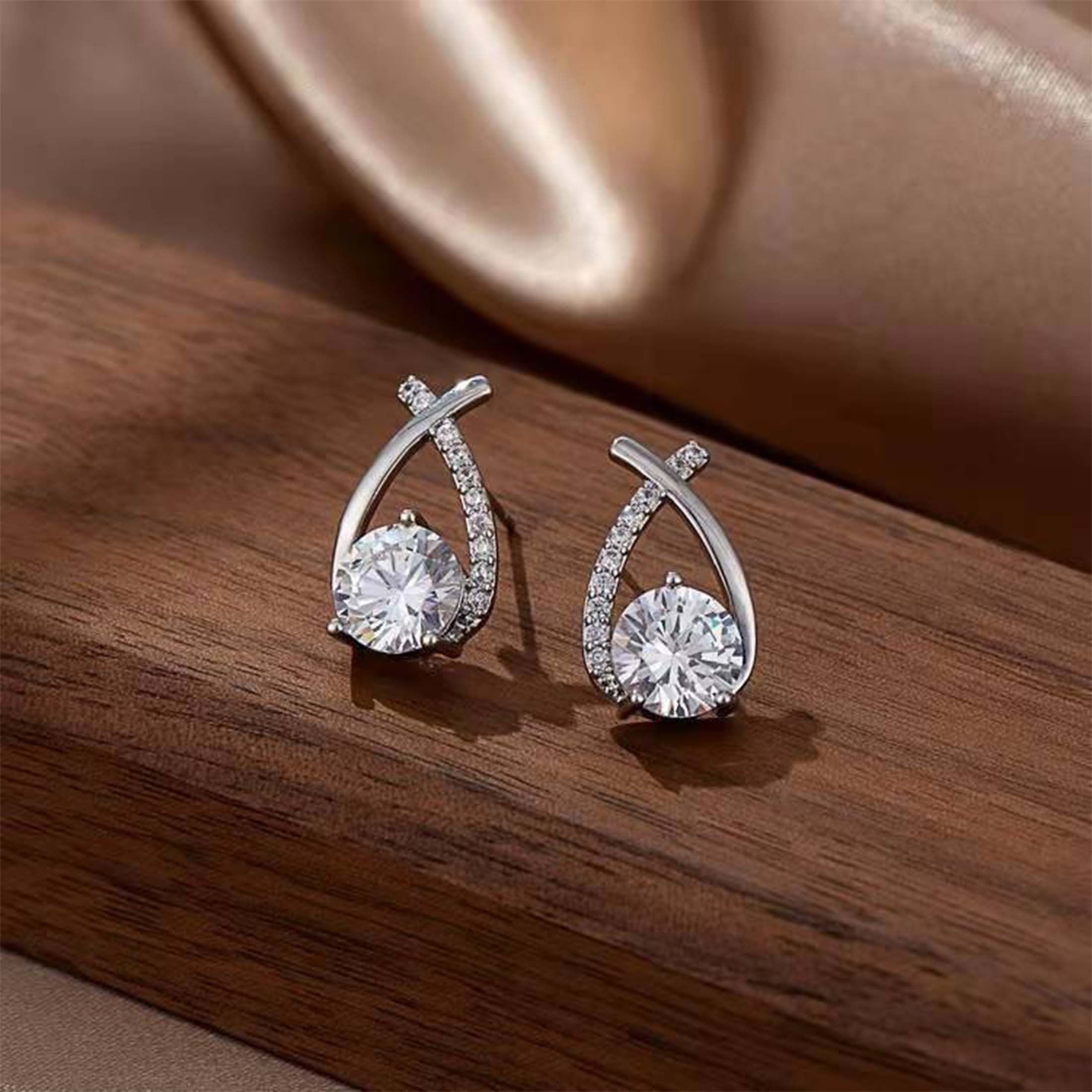 1 Pair Fashionable & Elegant Earrings – Sparkling Cubic Zirconia Inlaid, Cute & Stylish Design Perfect for Daily Wear, Travel & Celebrations, Ideal Party & Valentine's Day Gifts