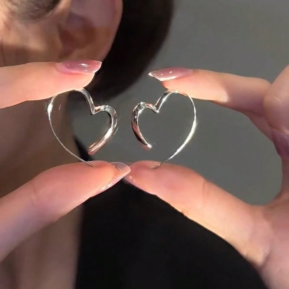Dainty Silver Heart Hoop Earrings For Women – Lightweight & Hypoallergenic Design – Elegant & Modern Love Heart Shape – Perfect For Everyday Wear, Dates, Or Casual Outings – Comfortable All-Day Wear – Ideal Gift For Teen Girls, Daughters, And Girlfriends