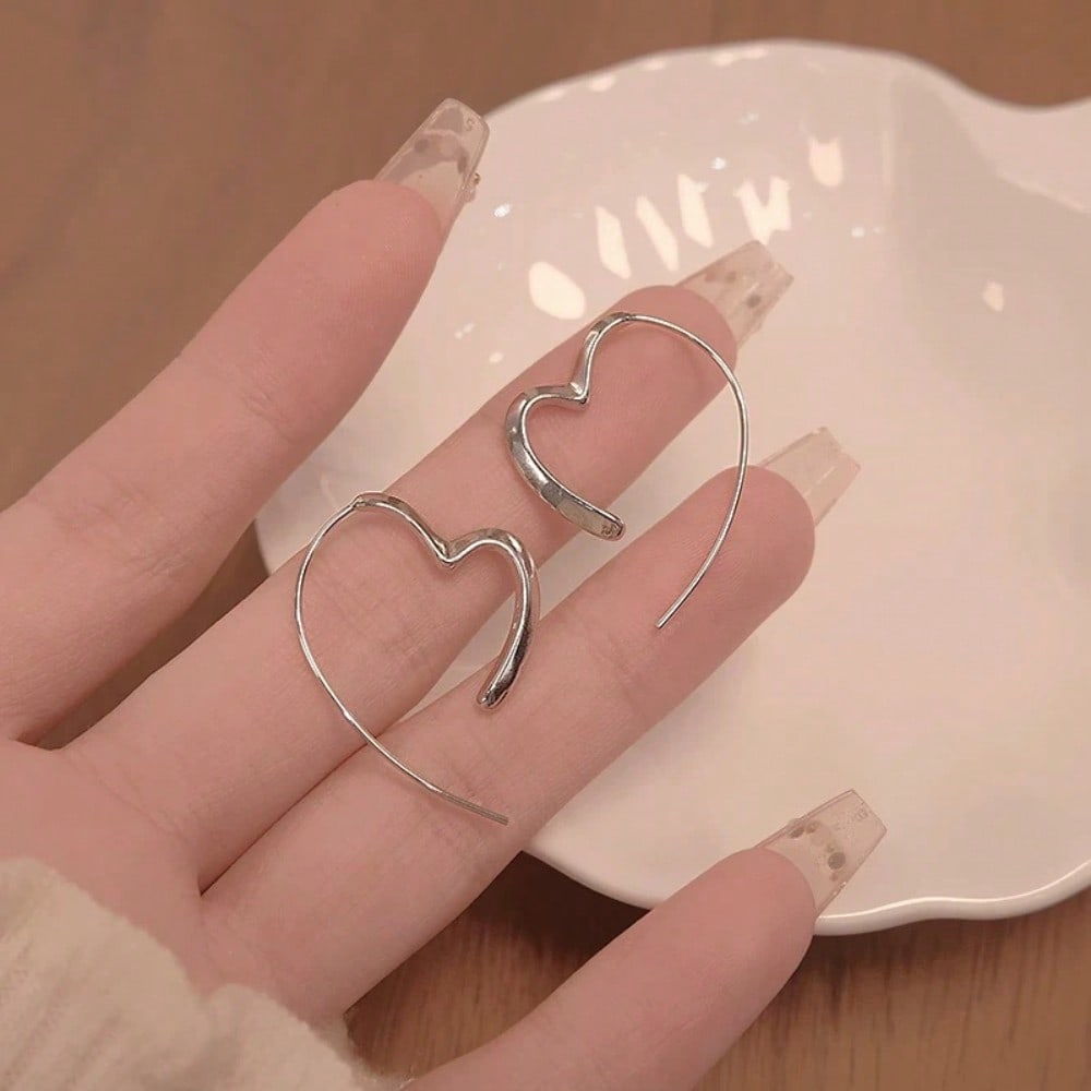 Dainty Silver Heart Hoop Earrings For Women – Lightweight & Hypoallergenic Design – Elegant & Modern Love Heart Shape – Perfect For Everyday Wear, Dates, Or Casual Outings – Comfortable All-Day Wear – Ideal Gift For Teen Girls, Daughters, And Girlfriends