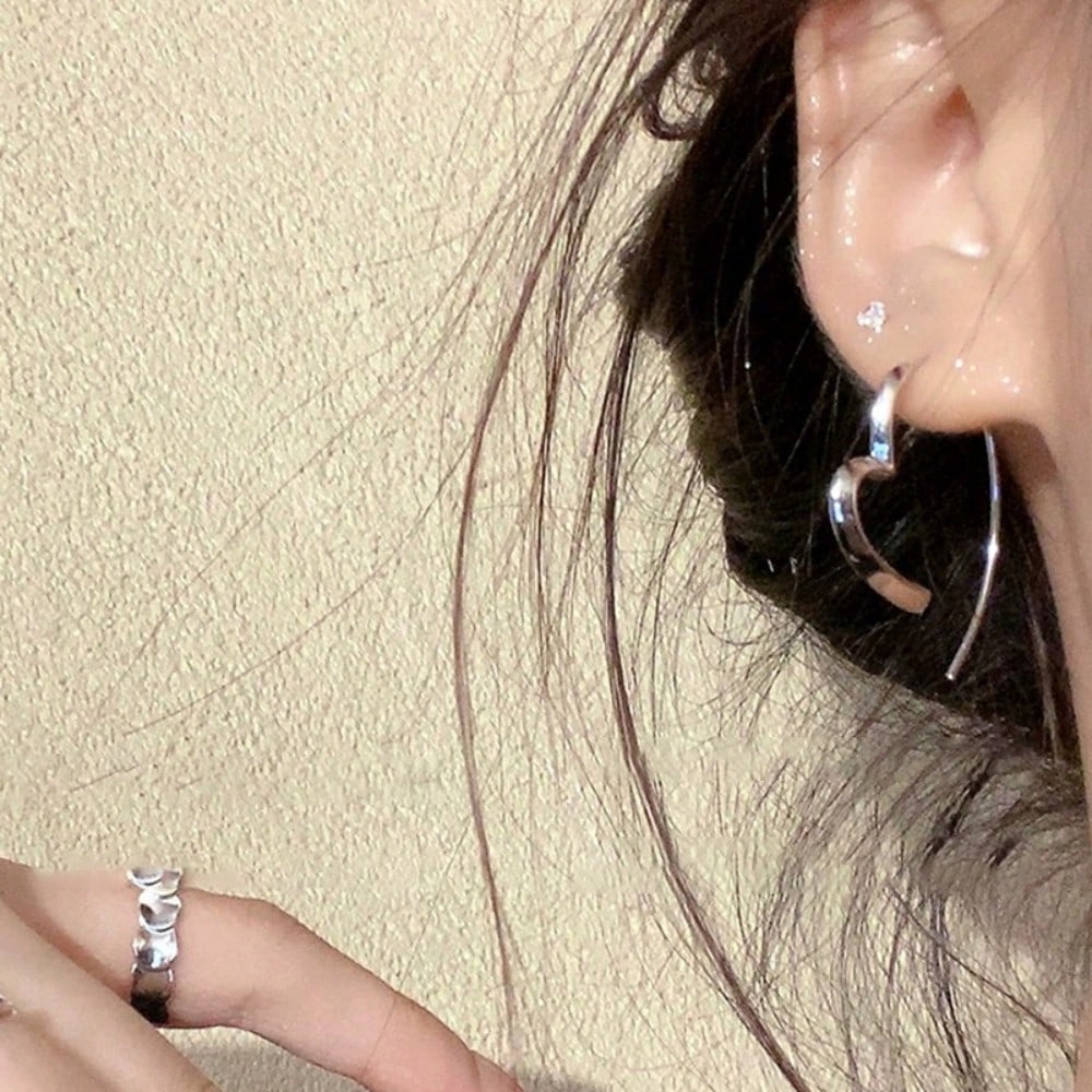 Dainty Silver Heart Hoop Earrings For Women – Lightweight & Hypoallergenic Design – Elegant & Modern Love Heart Shape – Perfect For Everyday Wear, Dates, Or Casual Outings – Comfortable All-Day Wear – Ideal Gift For Teen Girls, Daughters, And Girlfriends
