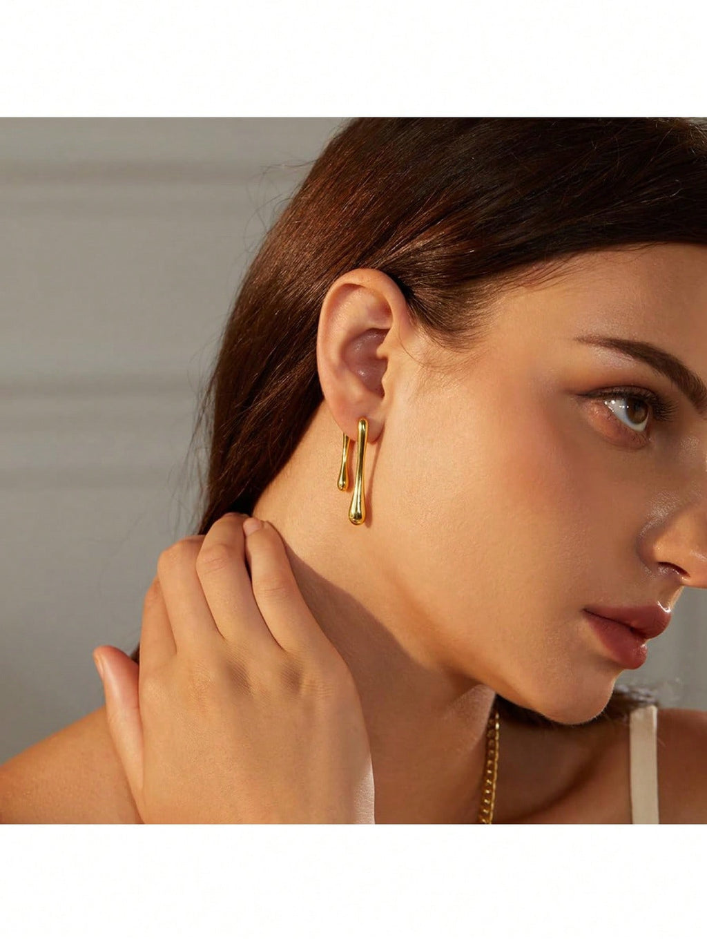 Modern Gold Tone Geometric Waterdrop Dangle Earrings – Chic Elongated Shape With Polished Gold Finish, Lightweight And Comfortable For All-Day Wear, Perfect For Casual Gatherings, Work, Parties, And Everyday Style – A Versatile And Sophisticated Accessory