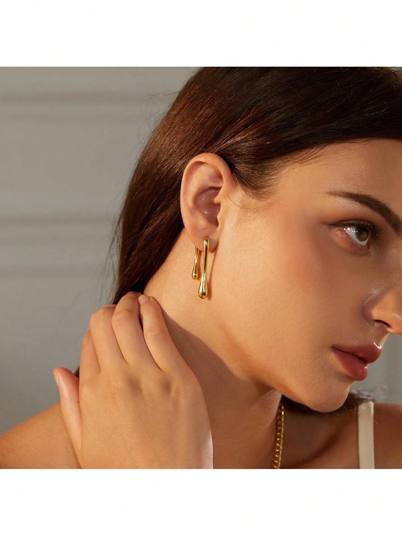 Modern Gold Tone Geometric Waterdrop Dangle Earrings – Chic Elongated Shape With Polished Gold Finish, Lightweight And Comfortable For All-Day Wear, Perfect For Casual Gatherings, Work, Parties, And Everyday Style – A Versatile And Sophisticated Accessory