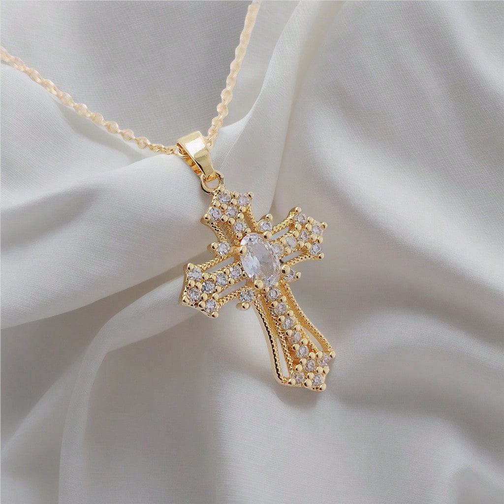 Metal Temperament Light Luxury Cross Pendant Necklace Daily Versatile Necklace