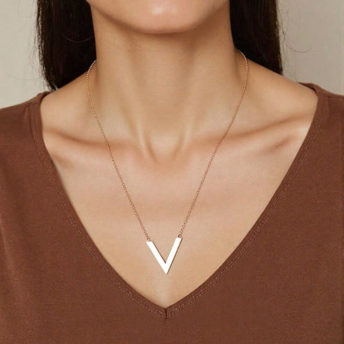 1 Gold V-Shaped Necklace, Exquisite And Fashionable, Suitable For Commuting To Work, Shopping, Giving Gifts To Girlfriends, Family, Birthdays, And Anniversary Gifts