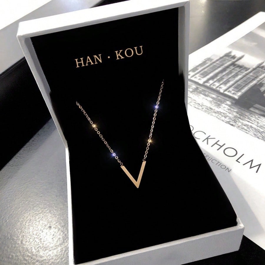 1 Gold V-Shaped Necklace, Exquisite And Fashionable, Suitable For Commuting To Work, Shopping, Giving Gifts To Girlfriends, Family, Birthdays, And Anniversary Gifts