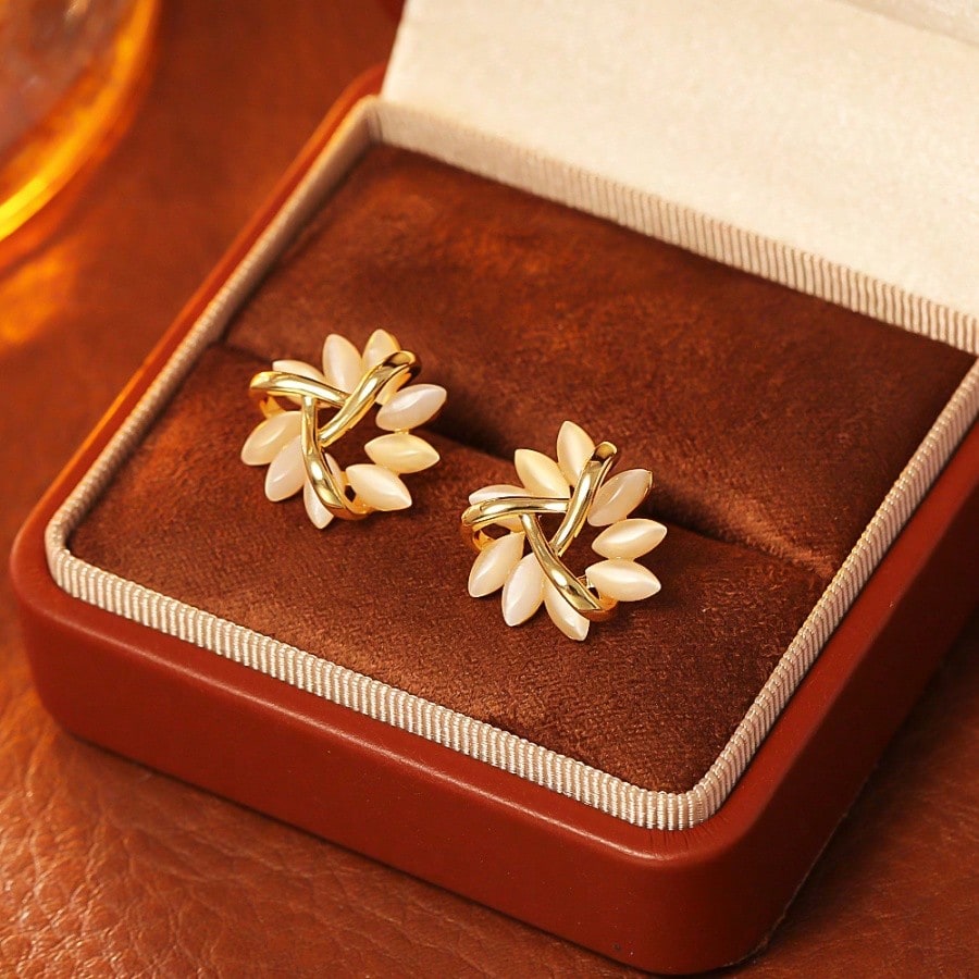 1 Pair Of French Petal Earrings For Women, Gold Hypoallergenic, Cute Crystal Small Flowers, Light Luxury Niche, Suitable For All Occasions, Gifts For Family And Girlfriend