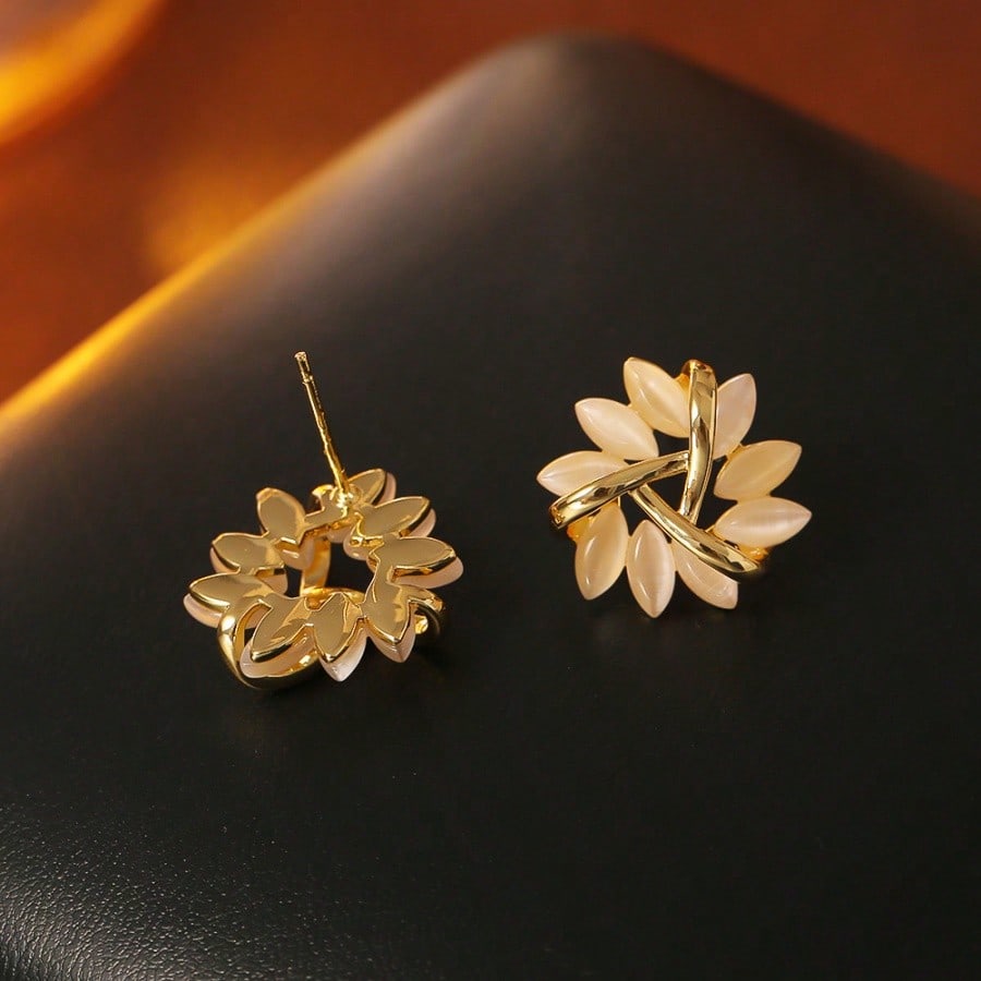 1 Pair Of French Petal Earrings For Women, Gold Hypoallergenic, Cute Crystal Small Flowers, Light Luxury Niche, Suitable For All Occasions, Gifts For Family And Girlfriend