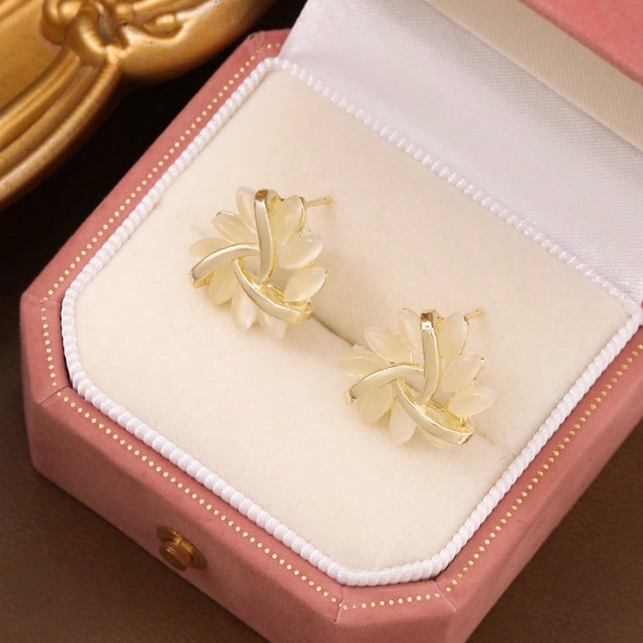 1 Pair Of French Petal Earrings For Women, Gold Hypoallergenic, Cute Crystal Small Flowers, Light Luxury Niche, Suitable For All Occasions, Gifts For Family And Girlfriend