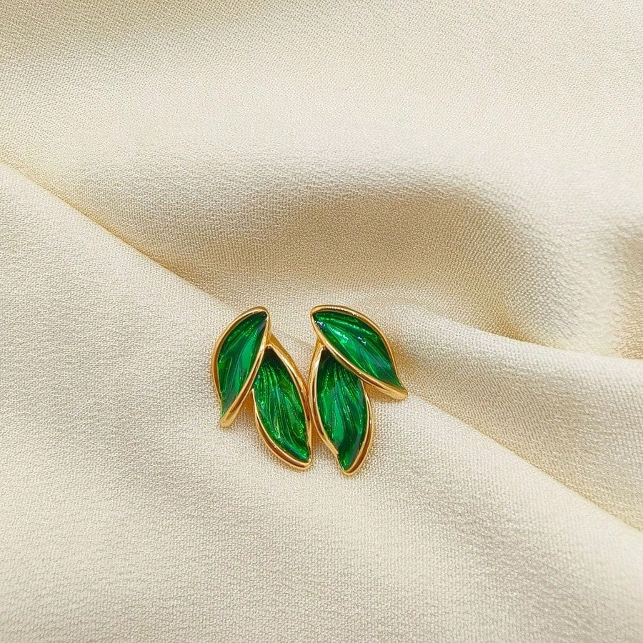 A Pair Of French Leaf-Shaped Earrings, Green Forest-Style Earrings, Fresh And Simple Ladies' Jewelry, Suitable For Going Out And Giving To Family And Friends