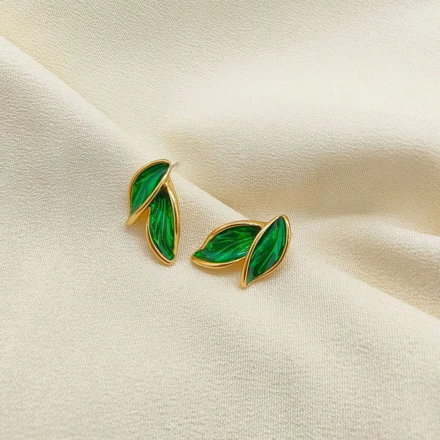 A Pair Of French Leaf-Shaped Earrings, Green Forest-Style Earrings, Fresh And Simple Ladies' Jewelry, Suitable For Going Out And Giving To Family And Friends