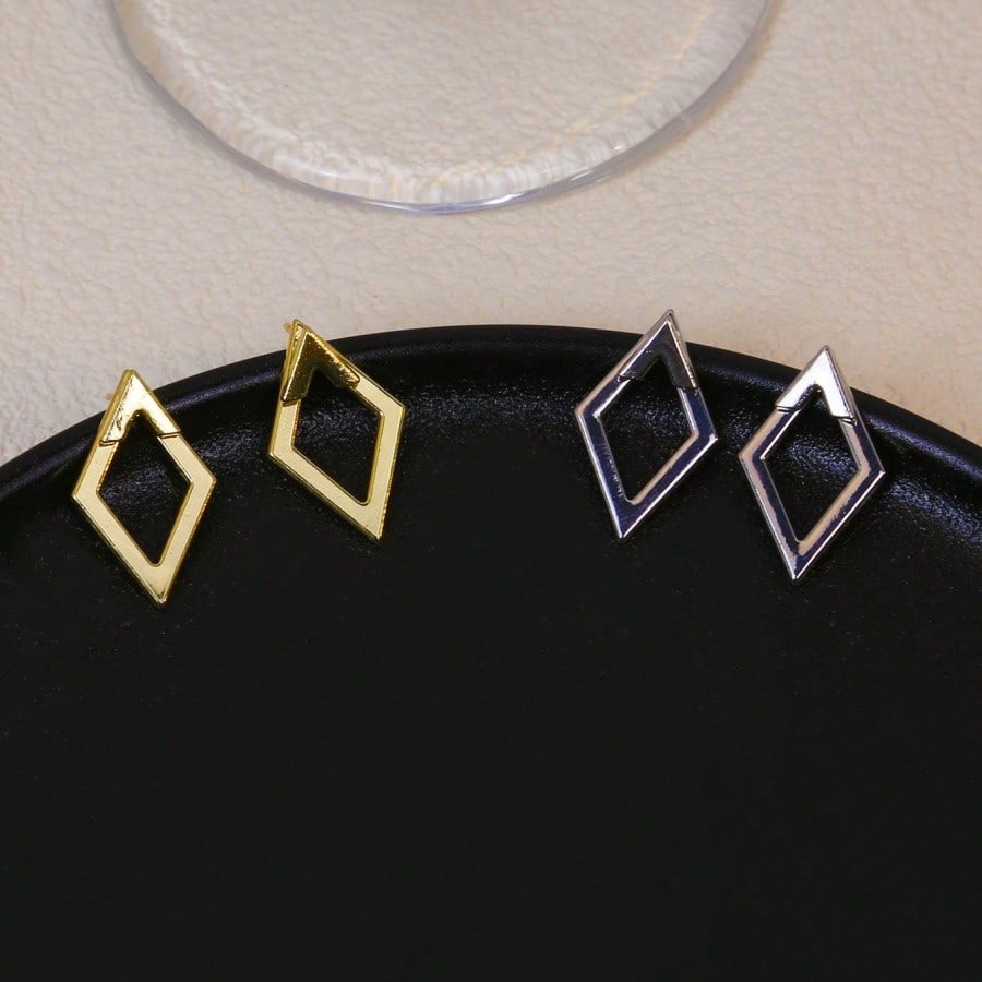 A Pair Of Metal Geometric Earrings, Elegant And Versatile, Suitable For All Occasions, Commuting To Work, Shopping, Giving Gifts, Birthdays And Anniversaries