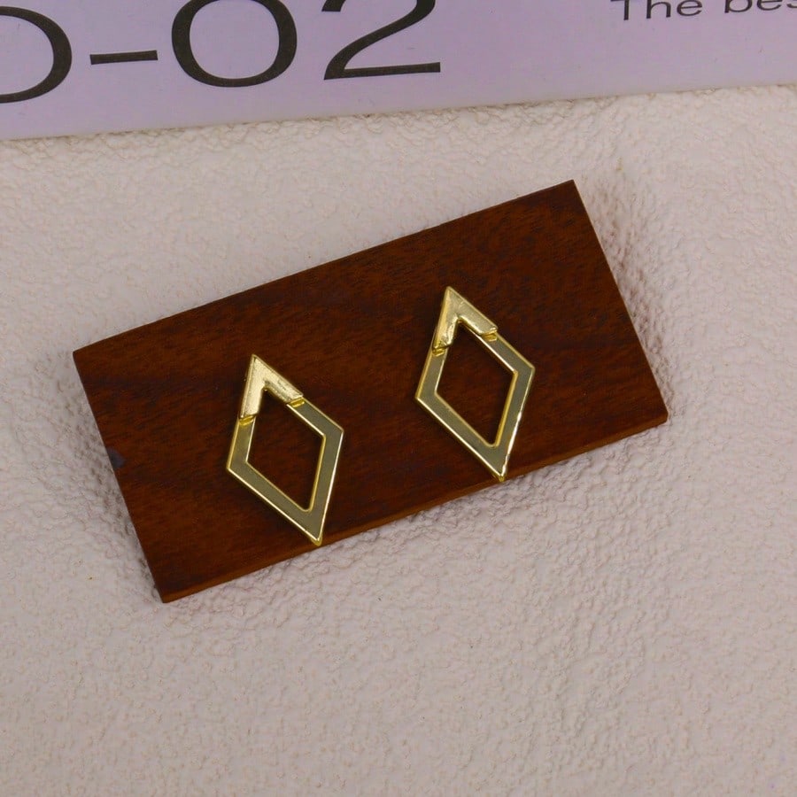 A Pair Of Metal Geometric Earrings, Elegant And Versatile, Suitable For All Occasions, Commuting To Work, Shopping, Giving Gifts, Birthdays And Anniversaries