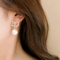 1 Pair Of Unique English Letter Imitation Pearl Pendant Earrings, Retro And Elegant Style, Suitable For Women To Wear On Dates, Suitable For Gifts For Girlfriends And Friends