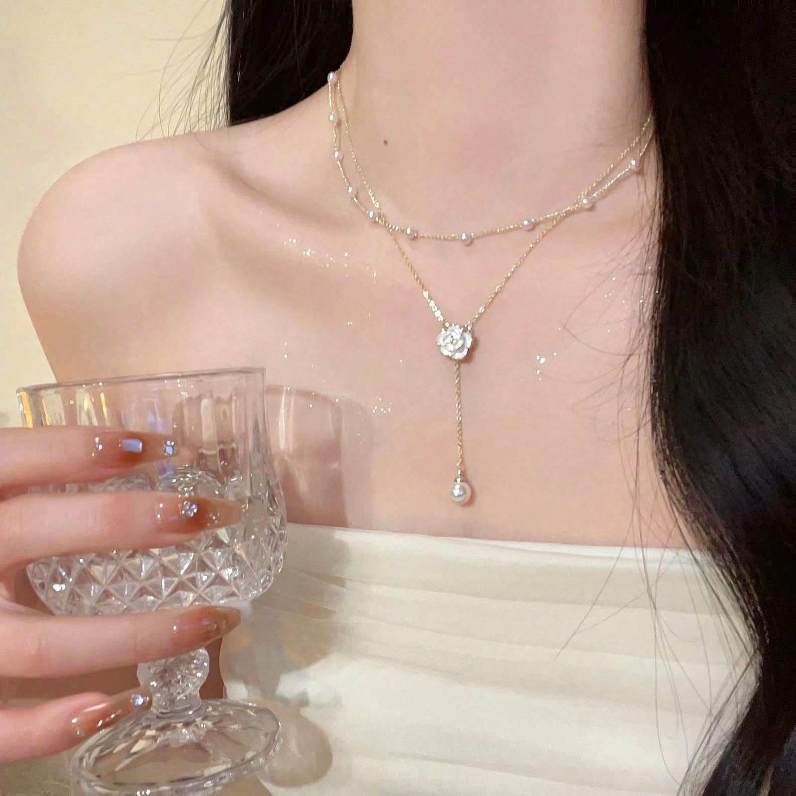 1 Piece Of Elegant Pearl Necklace Gold-Plated Double-Layer Imitation Pearl Necklace With Camellia Pendant | Minimalist And Elegant Clavicle Necklace, Suitable For Women To Wear, A Versatile Daily Jewelry Gift