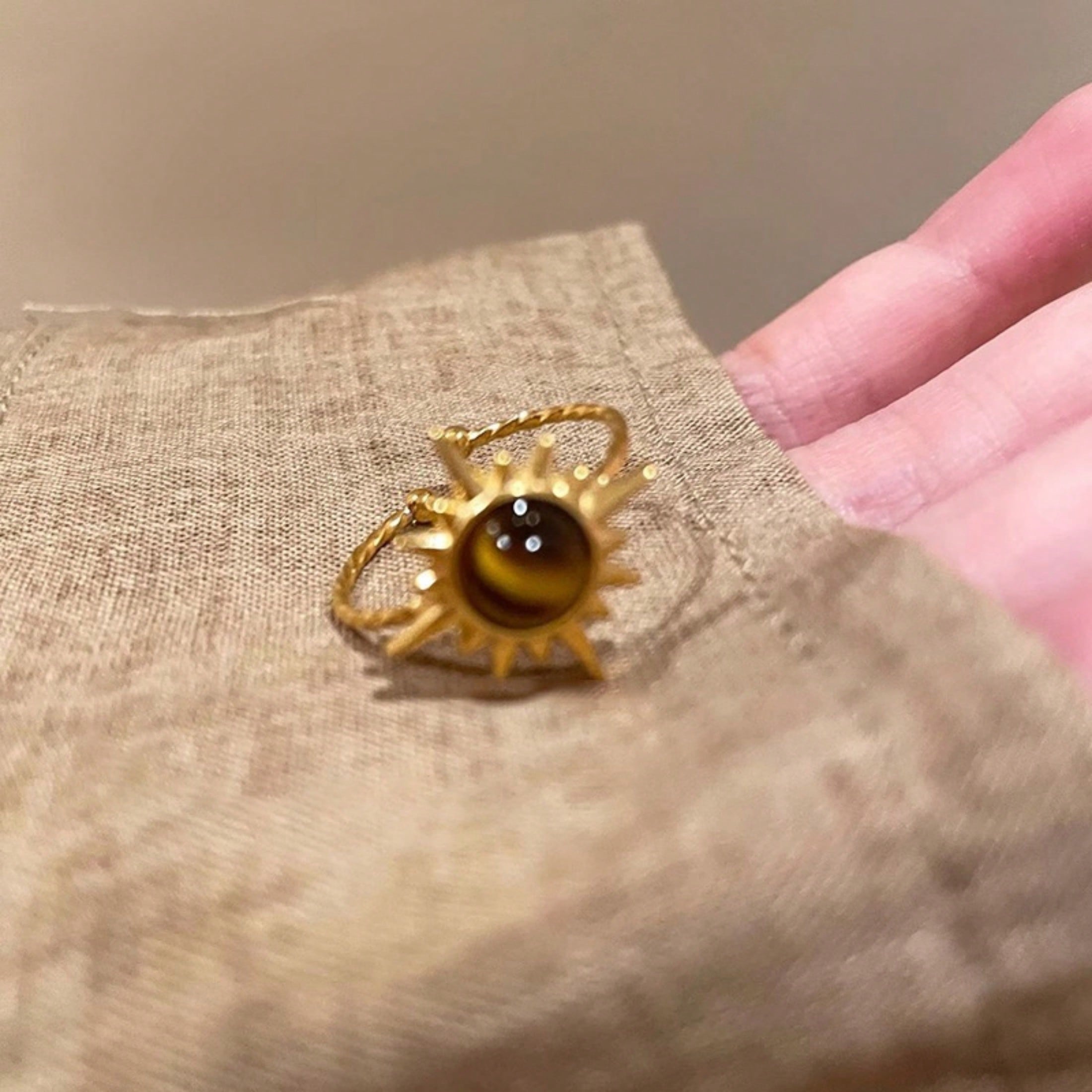 3-Piece Retro Luxury Bohemian Ring, Made Of Gold Tiger Eye Stone Material And Designed With A Vintage Feel. The Fashionable And Luxurious Details Are Prominent, And The Adjustable Ring Mouth Can Be Adapted To Different Finger Circumferences. It Can Be Sta