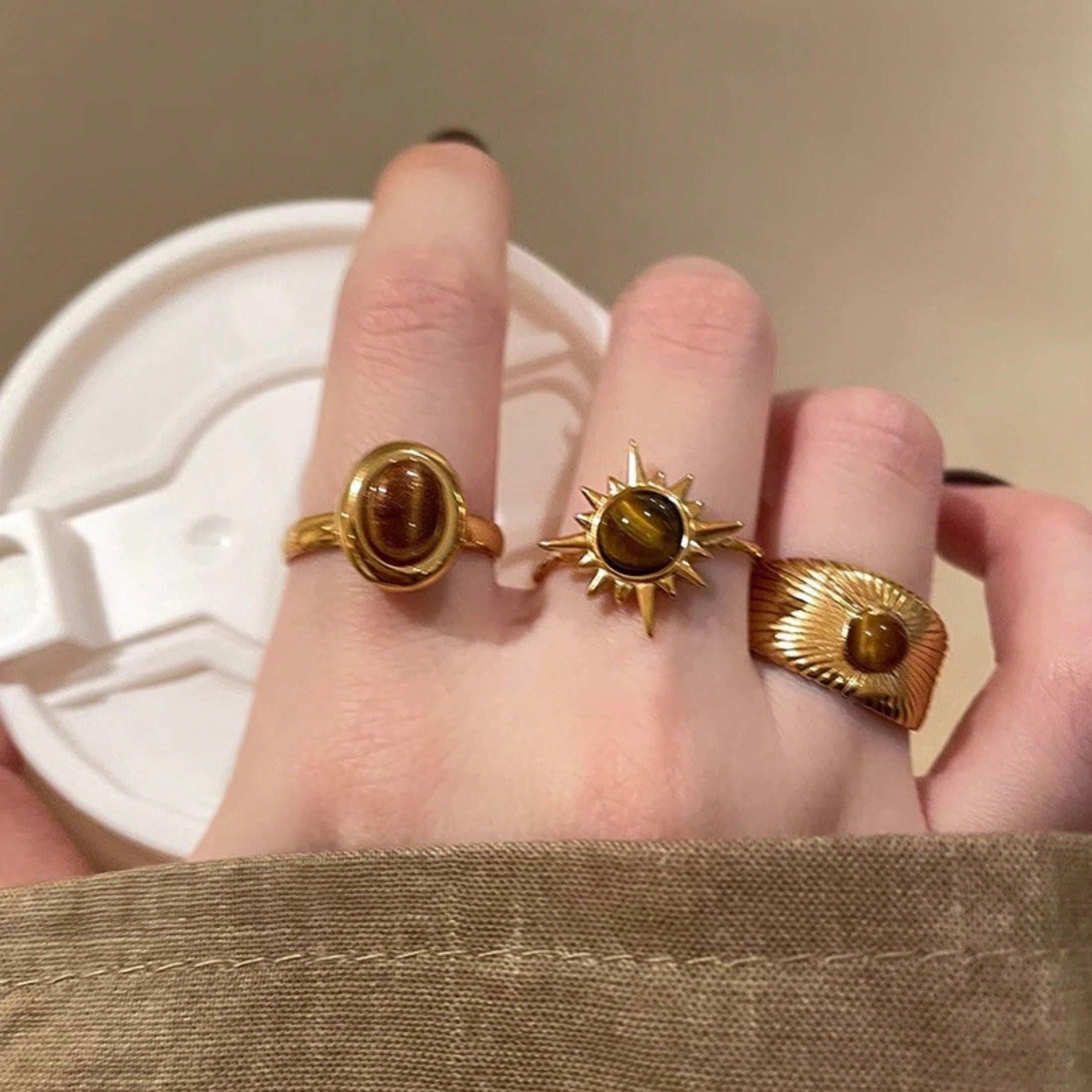 3-Piece Retro Luxury Bohemian Ring, Made Of Gold Tiger Eye Stone Material And Designed With A Vintage Feel. The Fashionable And Luxurious Details Are Prominent, And The Adjustable Ring Mouth Can Be Adapted To Different Finger Circumferences. It Can Be Sta