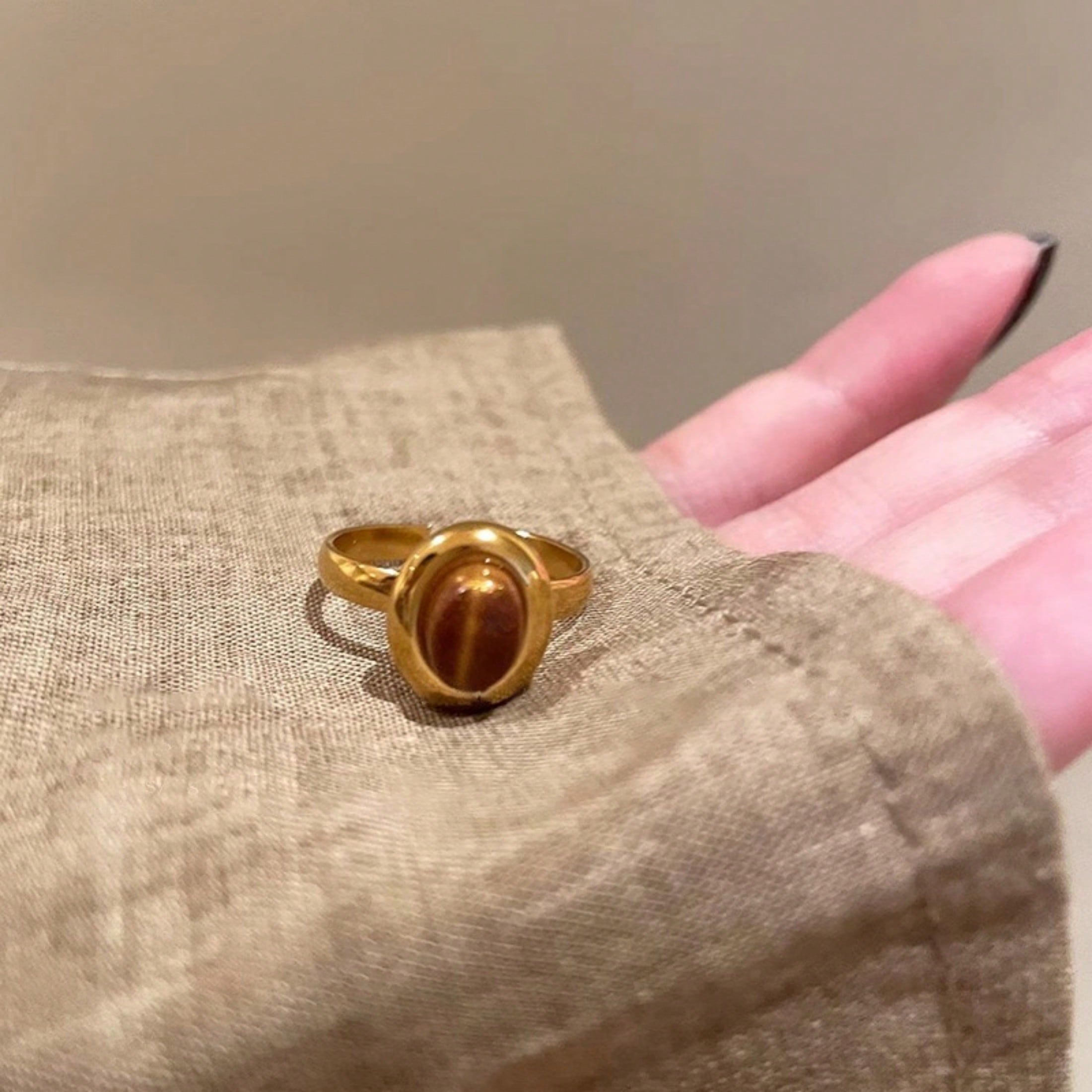 3-Piece Retro Luxury Bohemian Ring, Made Of Gold Tiger Eye Stone Material And Designed With A Vintage Feel. The Fashionable And Luxurious Details Are Prominent, And The Adjustable Ring Mouth Can Be Adapted To Different Finger Circumferences. It Can Be Sta