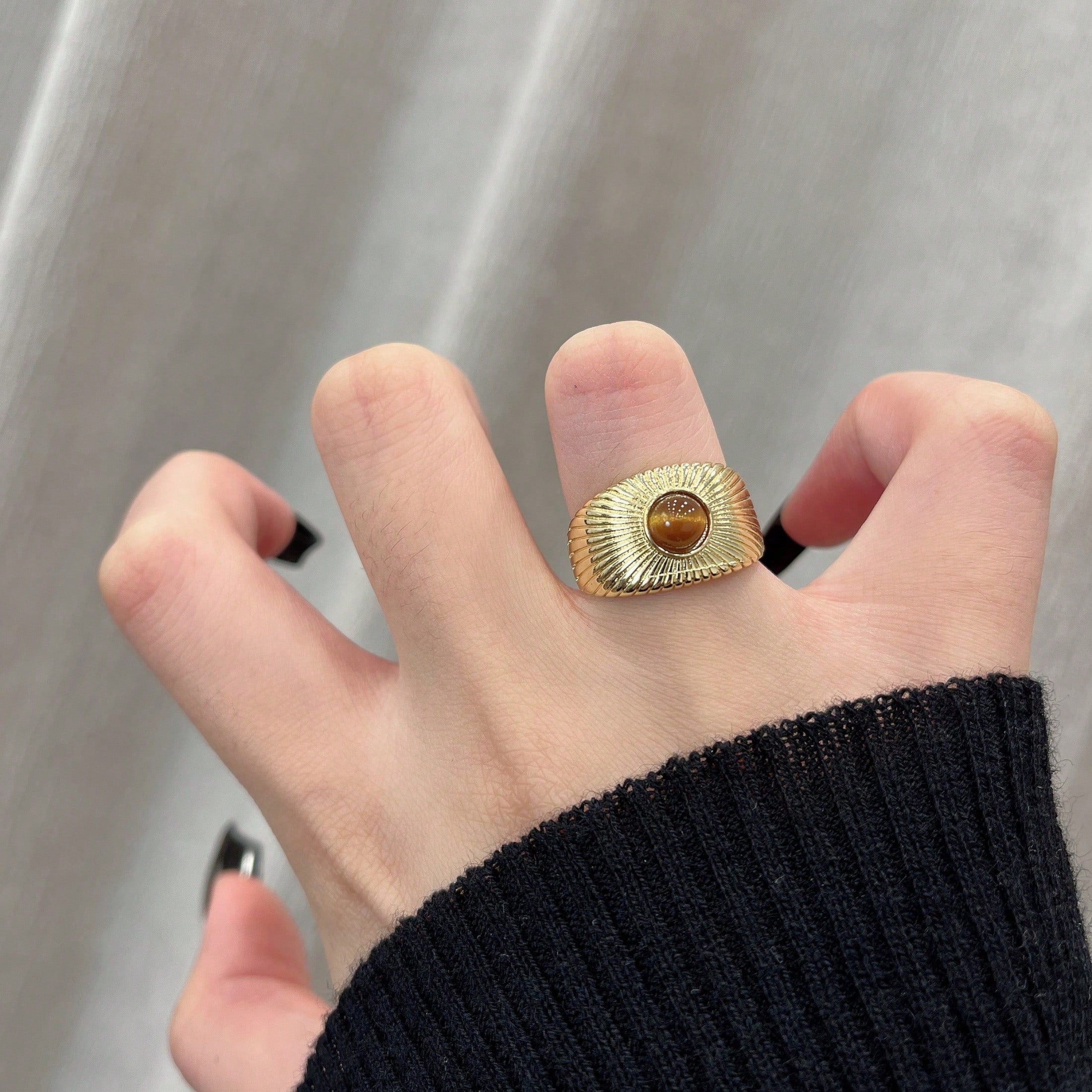 3-Piece Retro Luxury Bohemian Ring, Made Of Gold Tiger Eye Stone Material And Designed With A Vintage Feel. The Fashionable And Luxurious Details Are Prominent, And The Adjustable Ring Mouth Can Be Adapted To Different Finger Circumferences. It Can Be Sta
