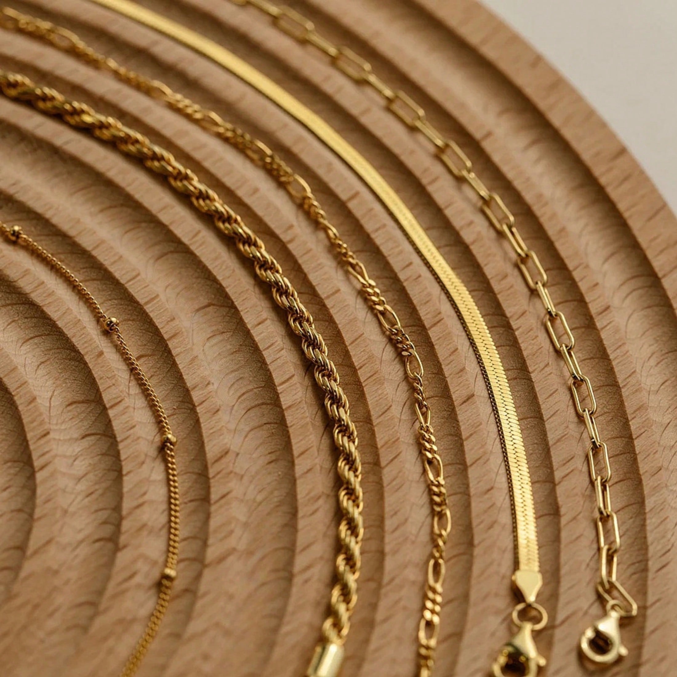 5-Piece Gold Elegant Stacked Bracelet Set, Can Also Be Worn Separately, Women Wear It For Daily Commuting/Shopping, Layered And Versatile, No Need To Choose Clothes