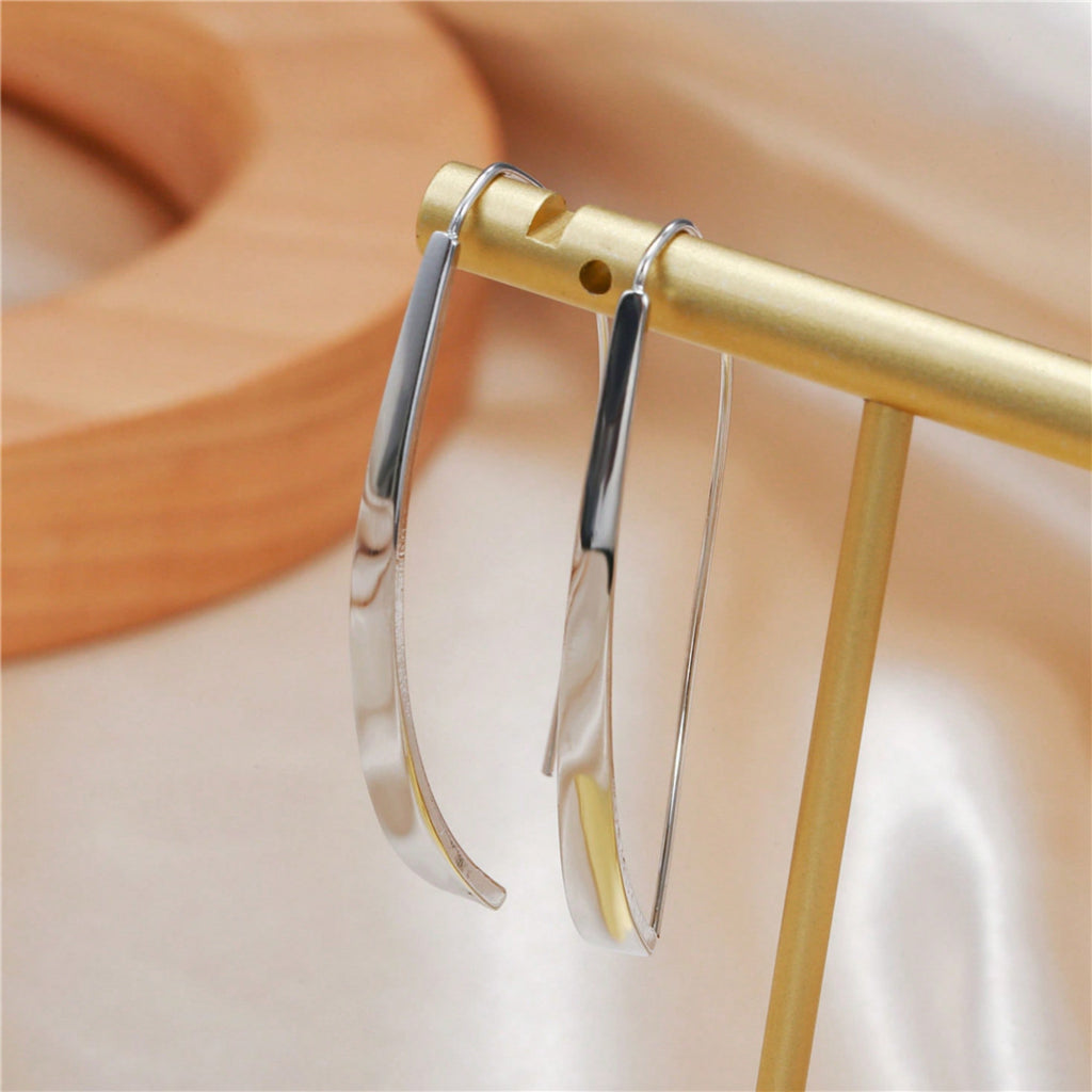 1 Pair Of Silver European And American Light Luxury Geometric Ear Hook Earrings, Women's Bohemian Style Jewelry, With A Bright Surface That Enhances The Temperament, Suitable For Pairing With Graduation Party Satin/Gauze Dresses As A Single Item, Suitable
