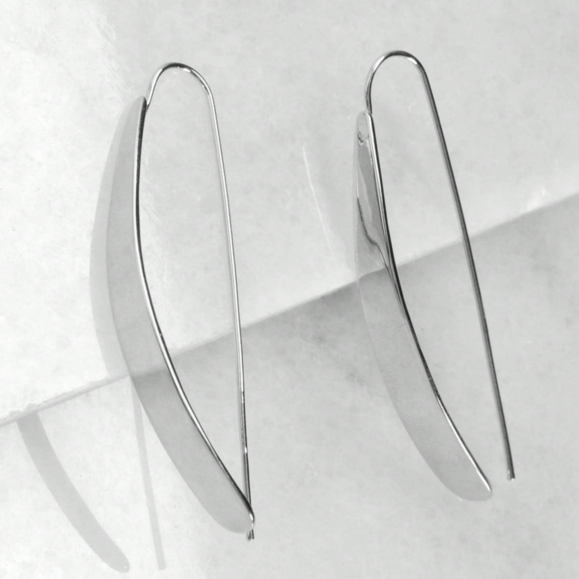 1 Pair Of Silver European And American Light Luxury Geometric Ear Hook Earrings, Women's Bohemian Style Jewelry, With A Bright Surface That Enhances The Temperament, Suitable For Pairing With Graduation Party Satin/Gauze Dresses As A Single Item, Suitable