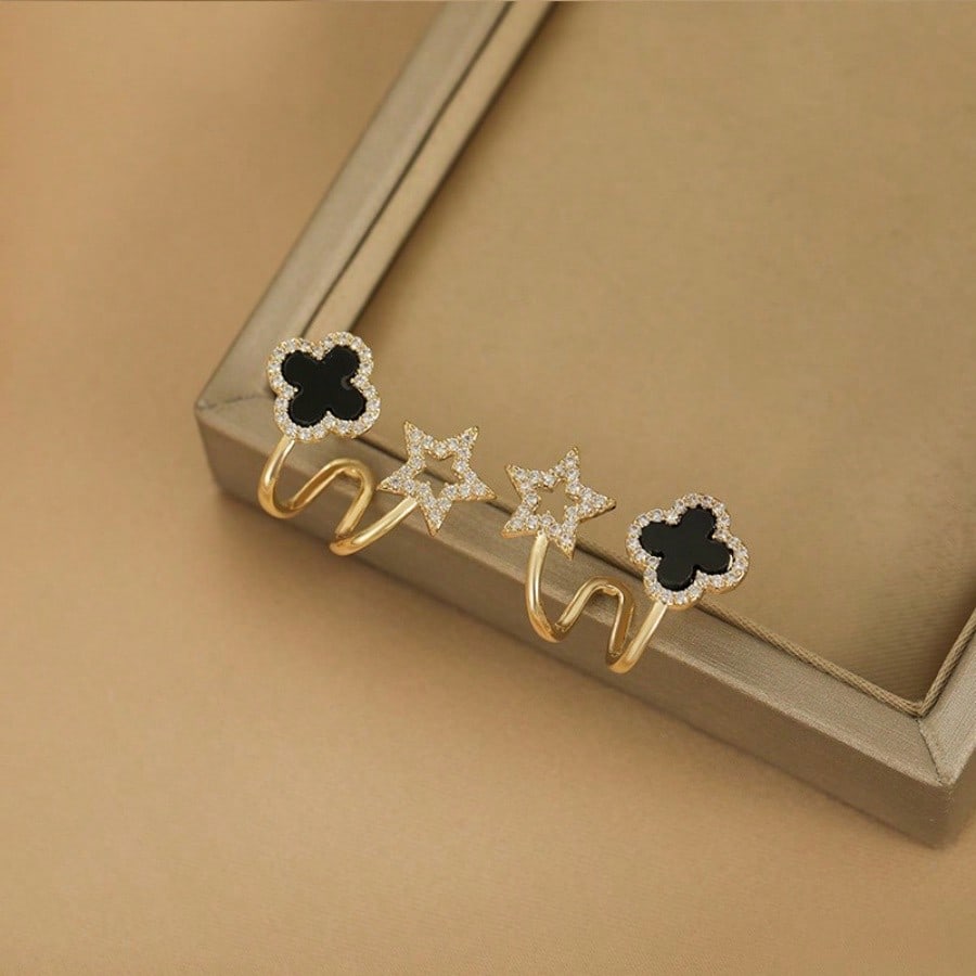 1 Pair Of Simple Classic Earrings, Korean Niche Style Black Four Leaf Flower Earrings, Light Luxury And High-End Feeling, Suitable For Girls