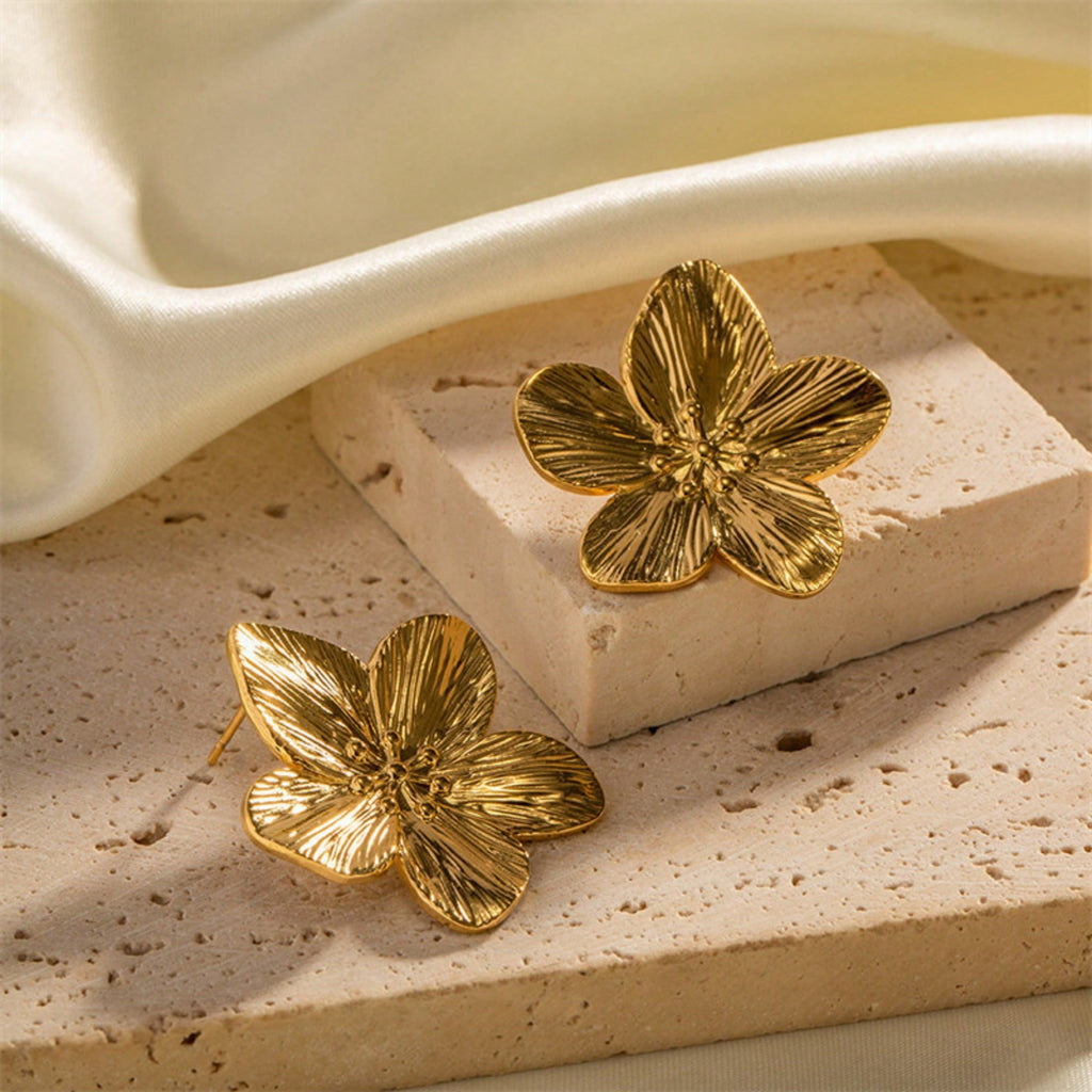 1 Pair Of Palace Style Retro Exaggerated Design Gold Five Petal Flower Earrings, High-End Design Earrings, Suitable For Attending Parties, Parties And Other Major Occasions, Women's Fashion Jewelry