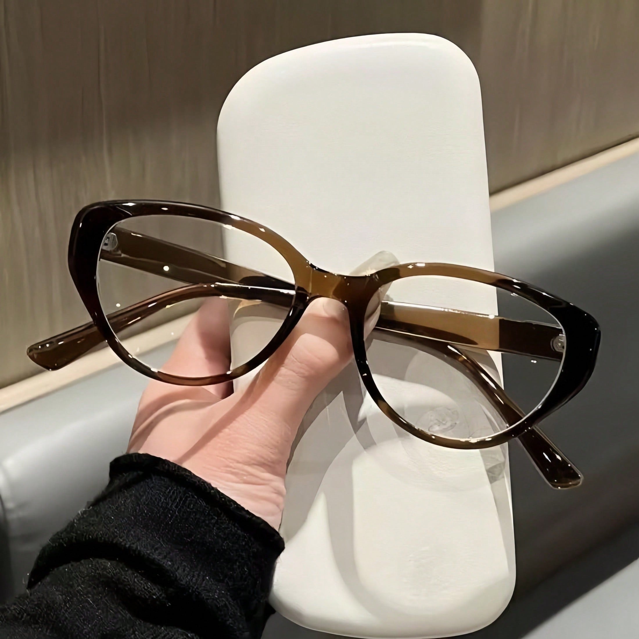 1 Pair Of Retro Tea Brown Cat Eye Flat Glasses, A New Style For Women To Show Off Their Small Face, A Savior Of Retro Fashion With No Makeup, Not Picky About Skin Color, Lightweight And Easy To Carry For Daily Commuting, A Must-Have For Outdoor Travel, Ph