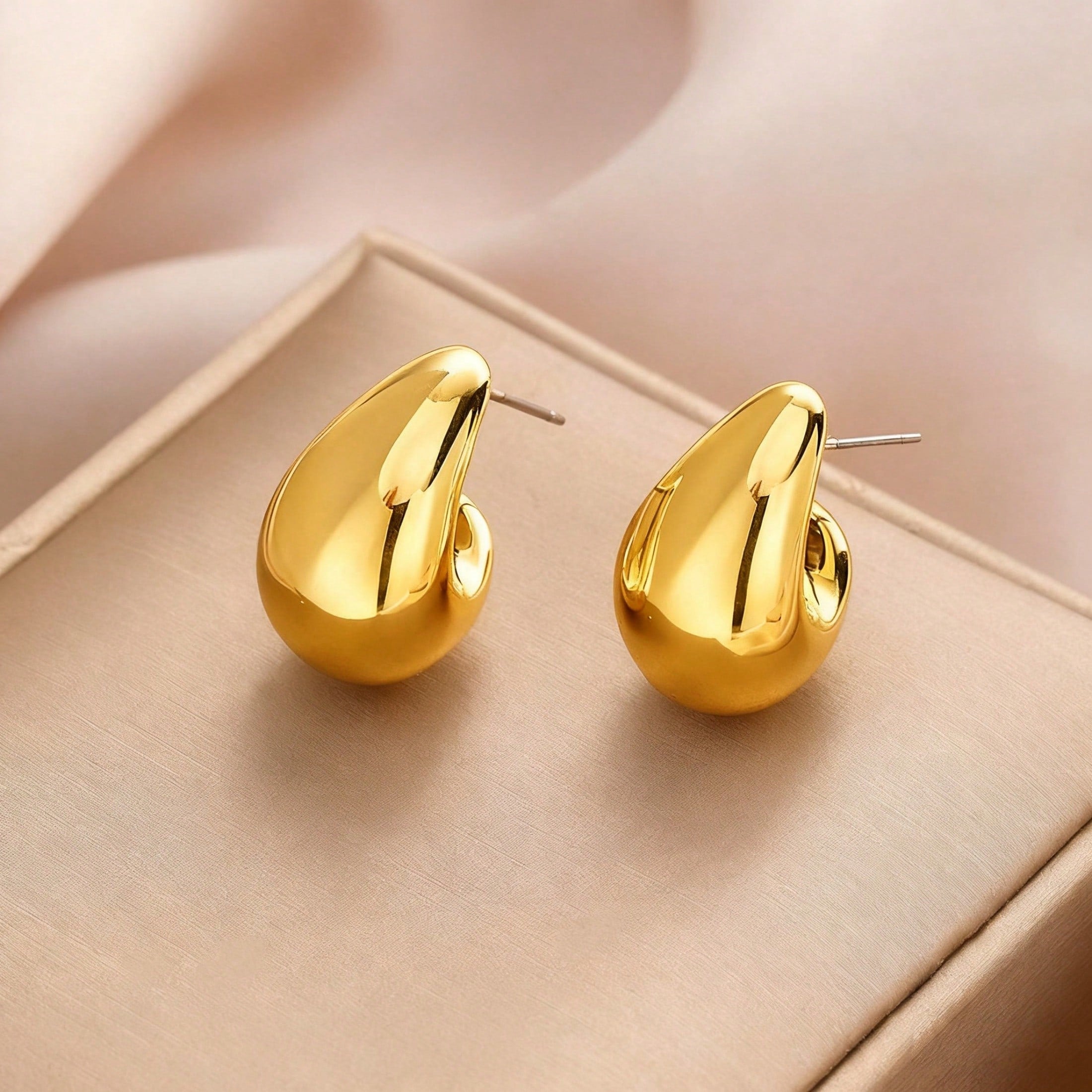 1 Pair Of Women's Thick Gold Ring Earrings, Lightweight Water Droplets Create An Elegant Feeling, Low Allergy Material, Versatile For Dates, Banquets/Daily Outings, Gift For Girlfriend And Family Holiday Jewelry