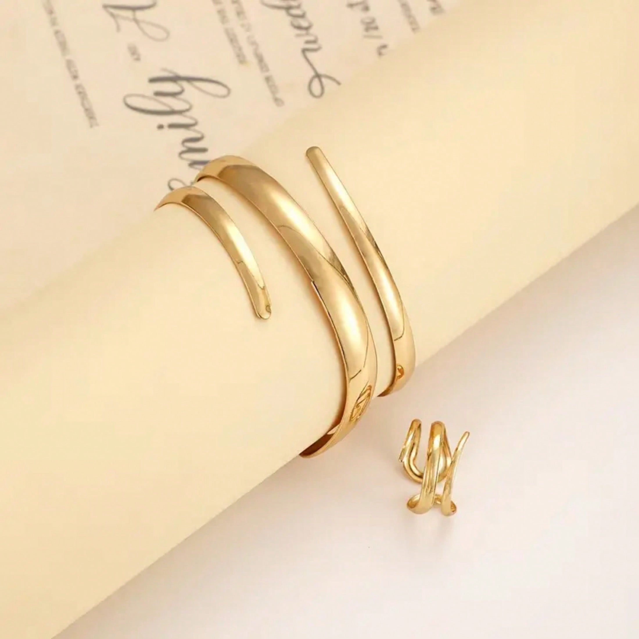 1 Set Of Exaggerated Spiral Small Accessories For Women, Wide Hollow Bracelet Ring, Elegant Daily Accessory 1 Set Of Women's Stylish Small Accessories, Wide Hollow Exaggerated Spiral, Bracelet Ring For Work & Parties