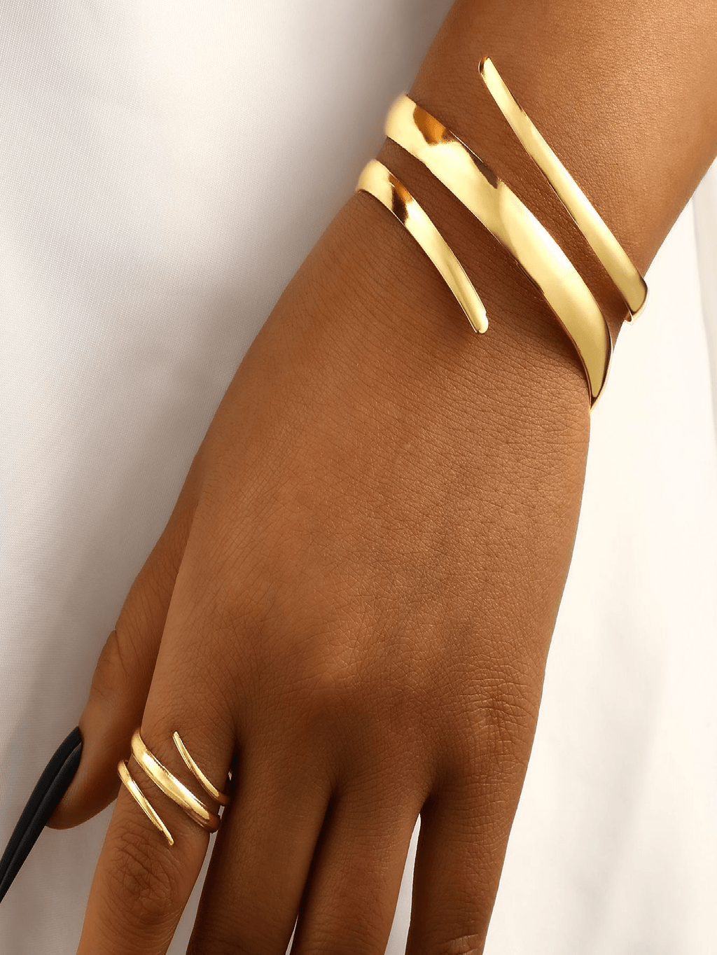 1 Set Of Exaggerated Spiral Small Accessories For Women, Wide Hollow Bracelet Ring, Elegant Daily Accessory 1 Set Of Women's Stylish Small Accessories, Wide Hollow Exaggerated Spiral, Bracelet Ring For Work & Parties