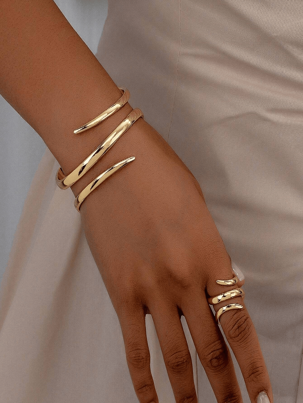 1 Set Of Exaggerated Spiral Small Accessories For Women, Wide Hollow Bracelet Ring, Elegant Daily Accessory 1 Set Of Women's Stylish Small Accessories, Wide Hollow Exaggerated Spiral, Bracelet Ring For Work & Parties