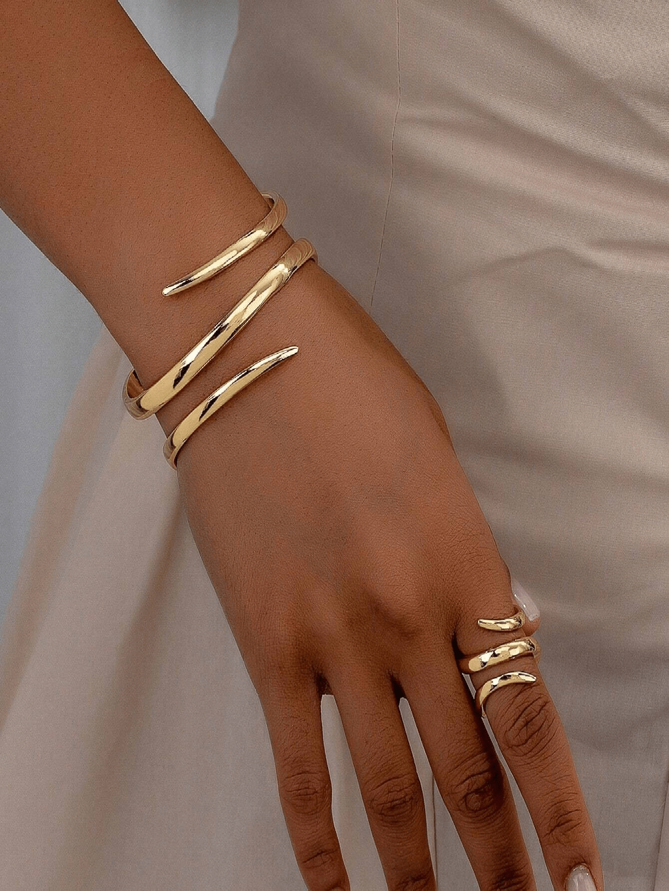 1 Set Of Exaggerated Spiral Small Accessories For Women, Wide Hollow Bracelet Ring, Elegant Daily Accessory 1 Set Of Women's Stylish Small Accessories, Wide Hollow Exaggerated Spiral, Bracelet Ring For Work & Parties