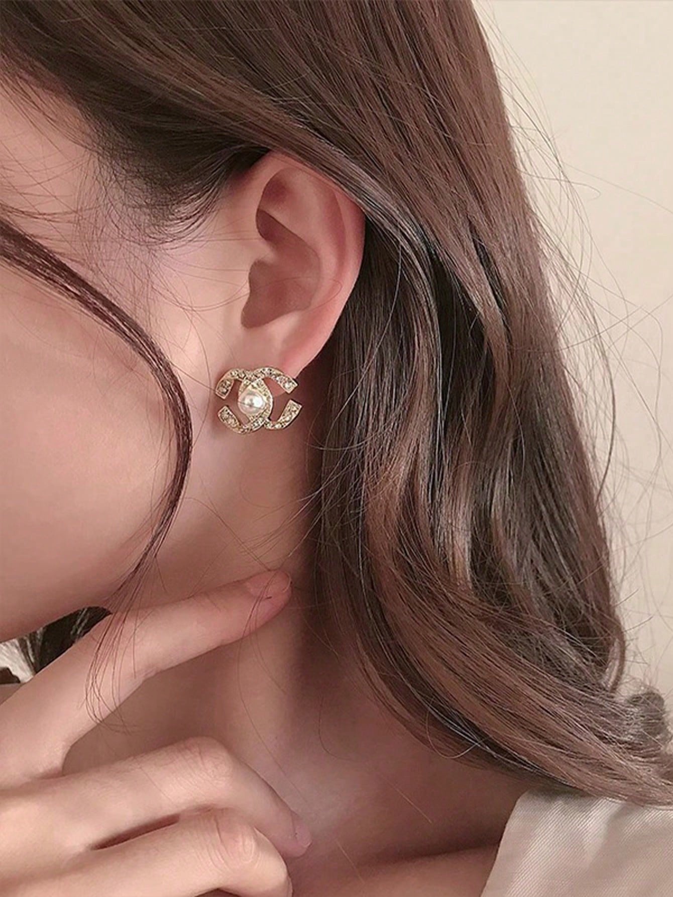 1 Pair Of Fashionable & Luxurious Cross Pearl-Embedded Stud Earrings, Versatile C-Shaped Hoops For Women , Fashion Cross Earrings: Luxurious Cross Pearl Studs, Versatile C-Shaped Hoops For Daily Wear