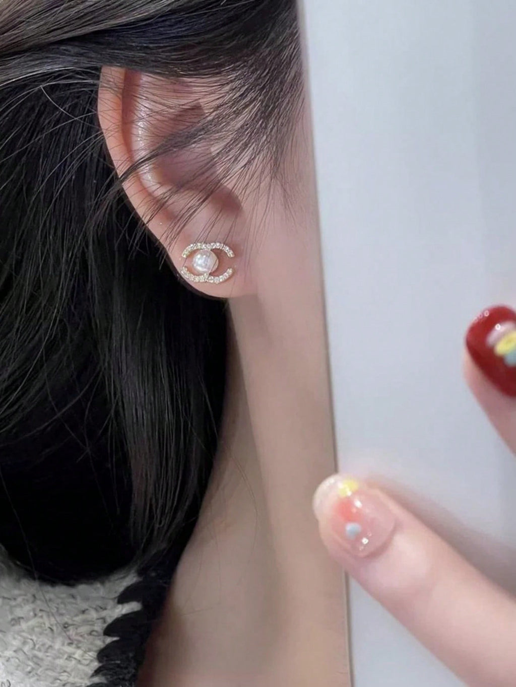 1 Pair Of Fashionable & Luxurious Cross Pearl-Embedded Stud Earrings, Versatile C-Shaped Hoops For Women , Fashion Cross Earrings: Luxurious Cross Pearl Studs, Versatile C-Shaped Hoops For Daily Wear