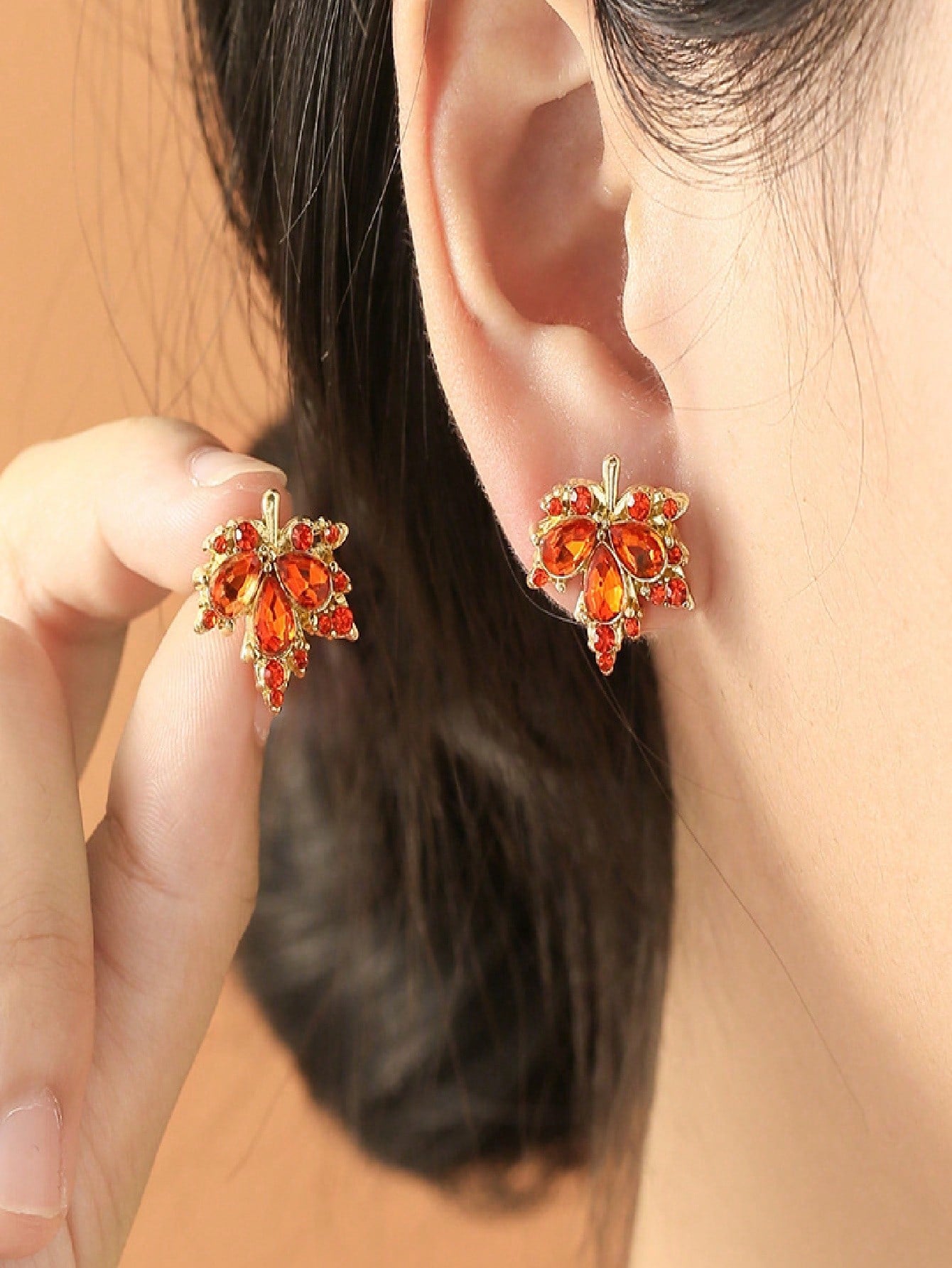 Stylish Maple Leaf Earrings & Necklaces – High-End, Niche Design, Premium Vibe, Light Luxury Stud Earrings