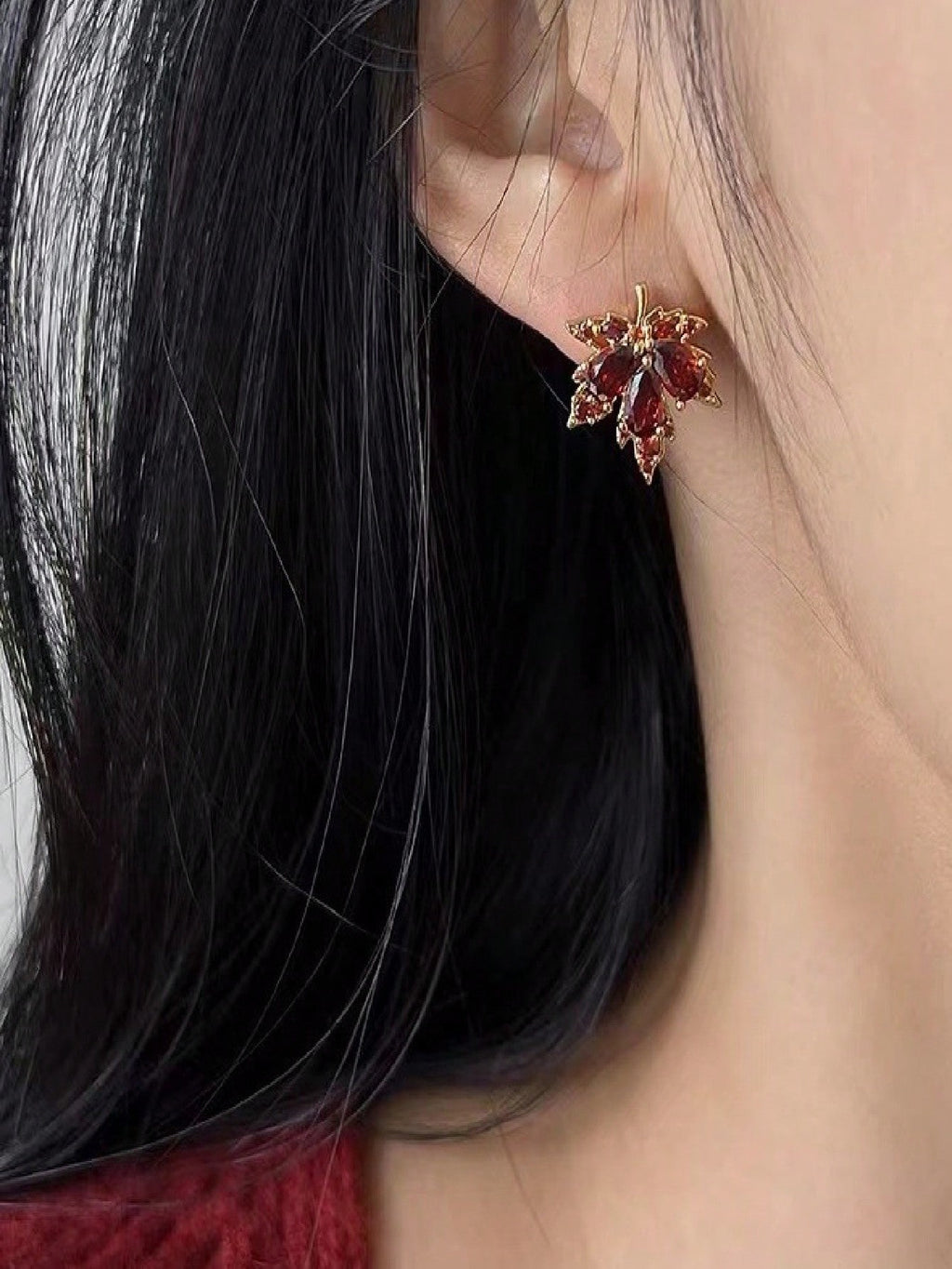 Stylish Maple Leaf Earrings & Necklaces – High-End, Niche Design, Premium Vibe, Light Luxury Stud Earrings