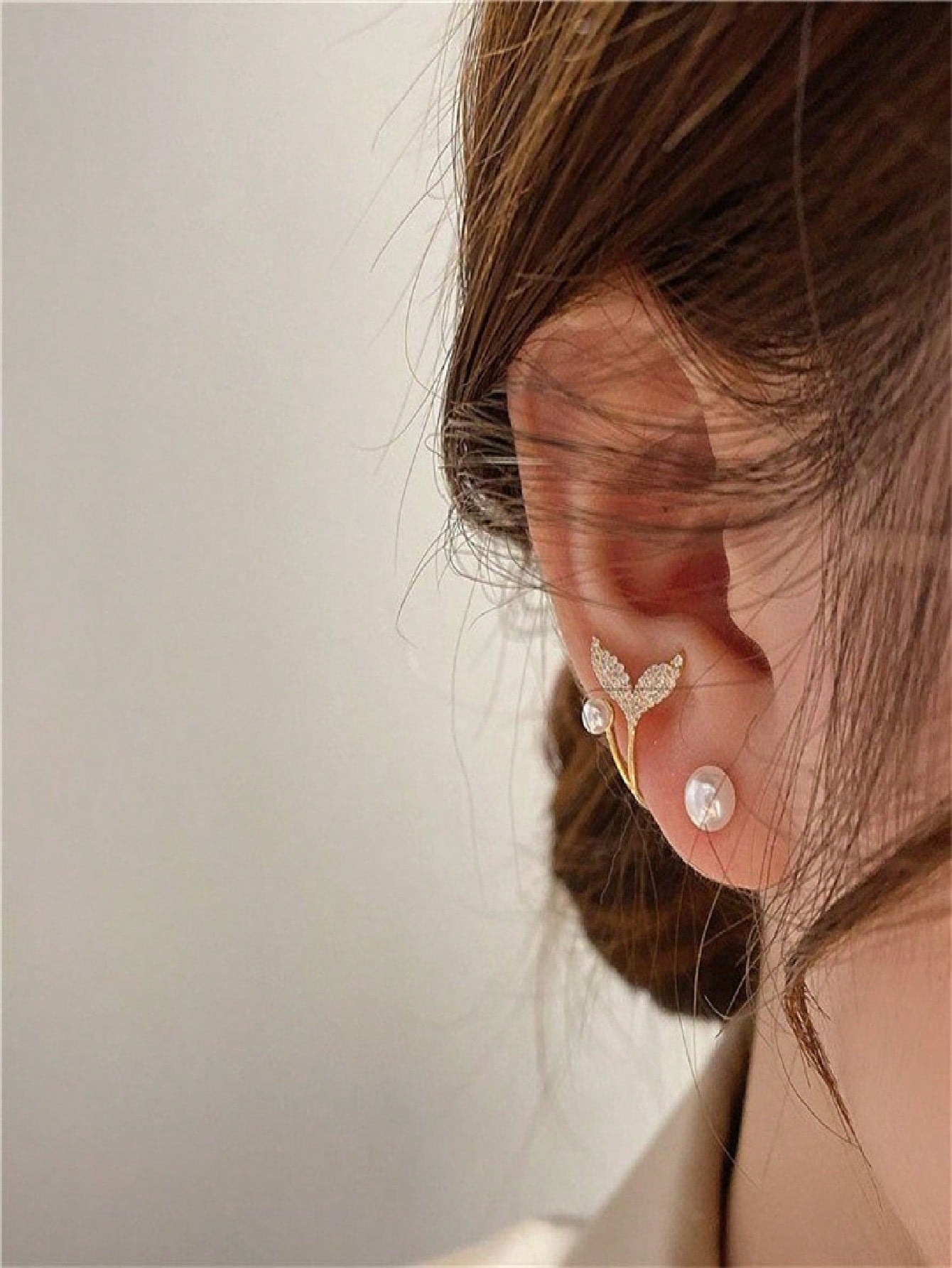 Women's Gold Alloy Mermaid Tail Studs – Crystal-Inlaid, Elegant For Daily/Formal Wear, All-Season Mermaid Gift, Minimalist, Crystal Details, Stylish Exquisite Earrings