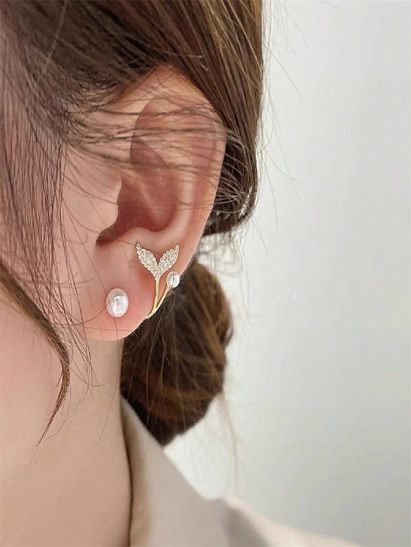 Women's Gold Alloy Mermaid Tail Studs – Crystal-Inlaid, Elegant For Daily/Formal Wear, All-Season Mermaid Gift, Minimalist, Crystal Details, Stylish Exquisite Earrings