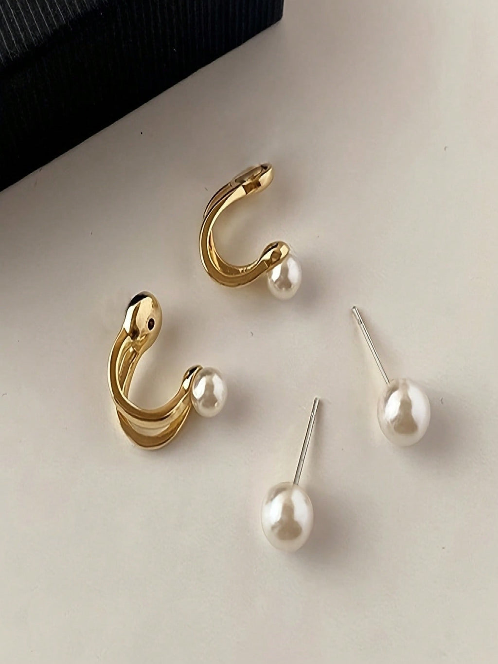 Elegant White Freshwater Pearl Earrings – Women's, Minimalist French Fashion Design, Sparkling, Perfect For Valentine's Day, Parties & Daily Wear, All-Year Applicable; Exquisite Studs, Premium Metal Craftsmanship, Unique Style, Durable Material, Fashion A