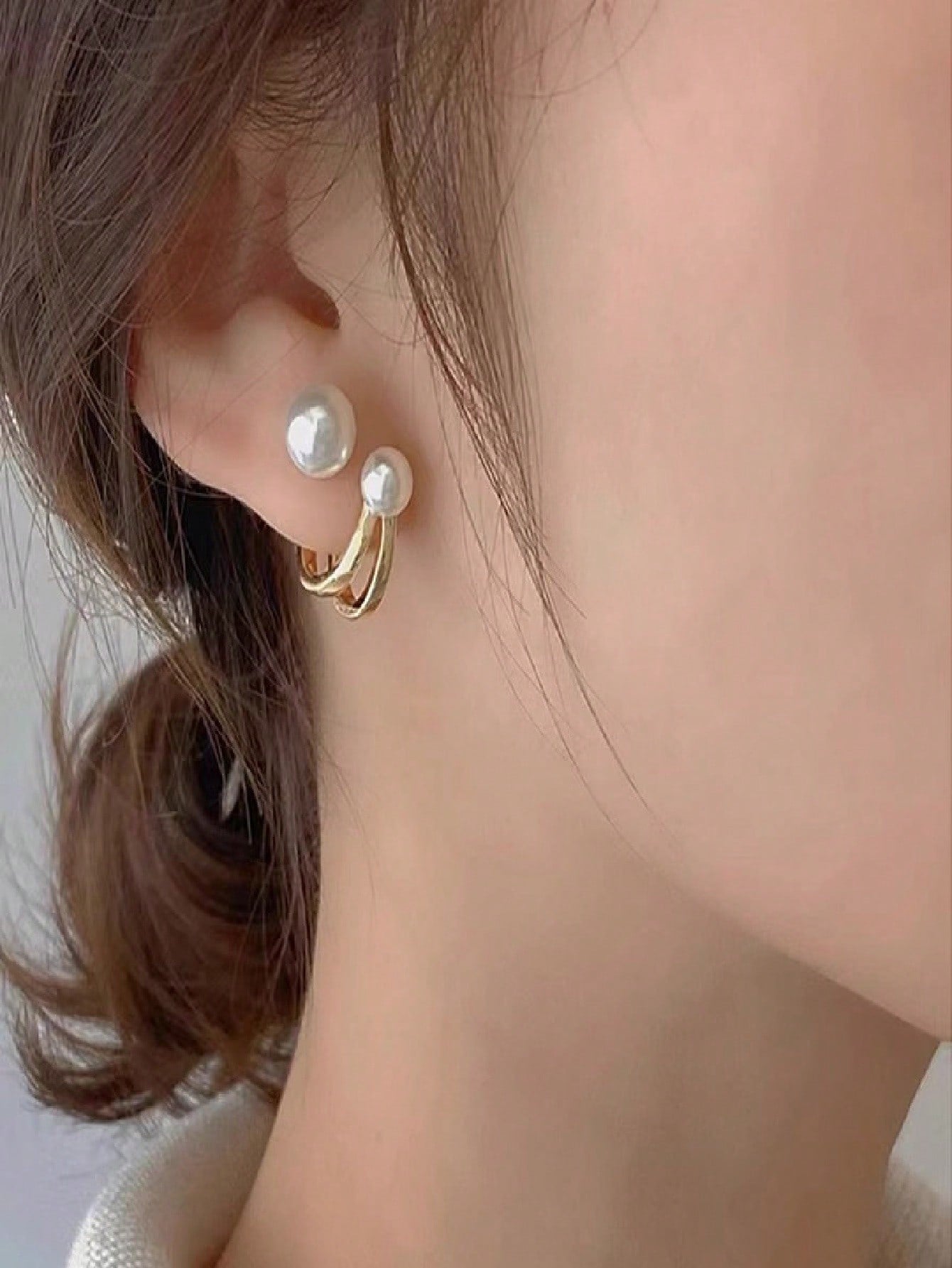 Elegant White Freshwater Pearl Earrings – Women's, Minimalist French Fashion Design, Sparkling, Perfect For Valentine's Day, Parties & Daily Wear, All-Year Applicable; Exquisite Studs, Premium Metal Craftsmanship, Unique Style, Durable Material, Fashion A