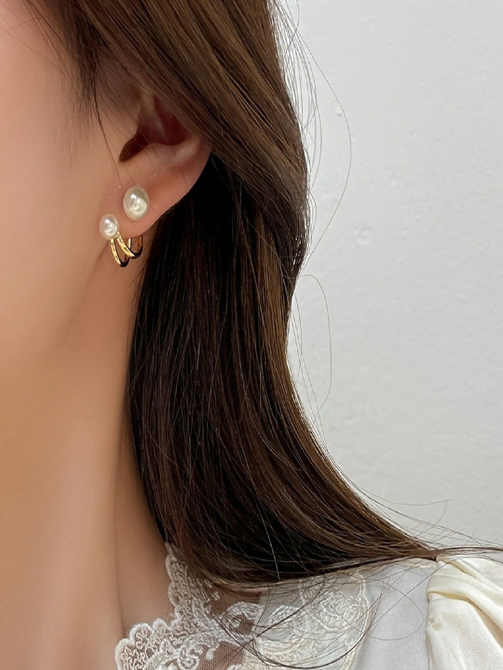 Elegant White Freshwater Pearl Earrings – Women's, Minimalist French Fashion Design, Sparkling, Perfect For Valentine's Day, Parties & Daily Wear, All-Year Applicable; Exquisite Studs, Premium Metal Craftsmanship, Unique Style, Durable Material, Fashion A
