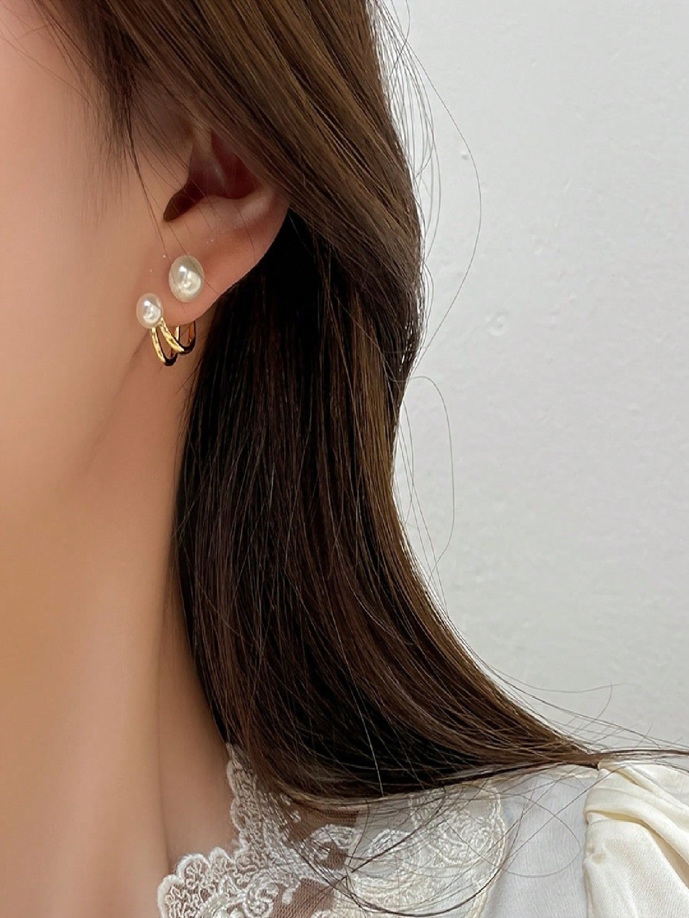 Elegant White Freshwater Pearl Earrings – Women's, Minimalist French Fashion Design, Sparkling, Perfect For Valentine's Day, Parties & Daily Wear, All-Year Applicable; Exquisite Studs, Premium Metal Craftsmanship, Unique Style, Durable Material, Fashion A
