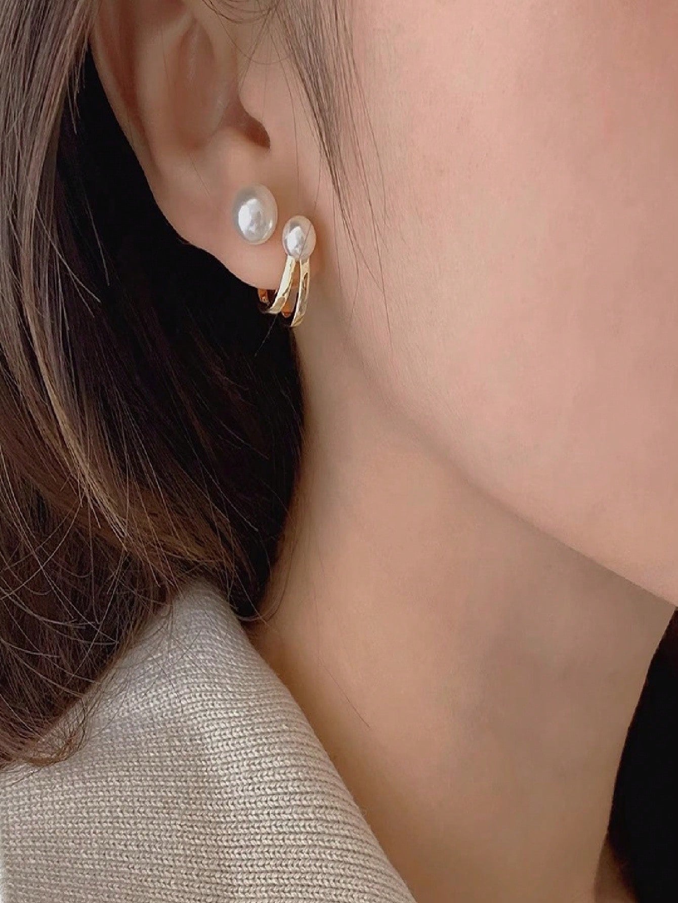 Elegant White Freshwater Pearl Earrings – Women's, Minimalist French Fashion Design, Sparkling, Perfect For Valentine's Day, Parties & Daily Wear, All-Year Applicable; Exquisite Studs, Premium Metal Craftsmanship, Unique Style, Durable Material, Fashion A