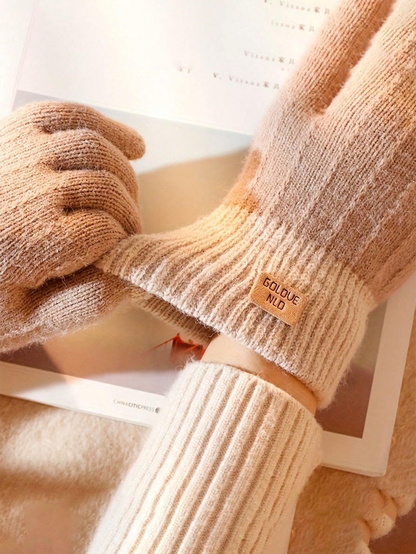 1pair Warm Knitted Adult Gloves With Touchscreen Capability, Minimalist Cute Outdoor Warm Gloves, Comfortable Gloves Fit For Cycling & Driving, Knitted Gloves For Using Mobile Phones, Dopamine Cute Adult Gloves