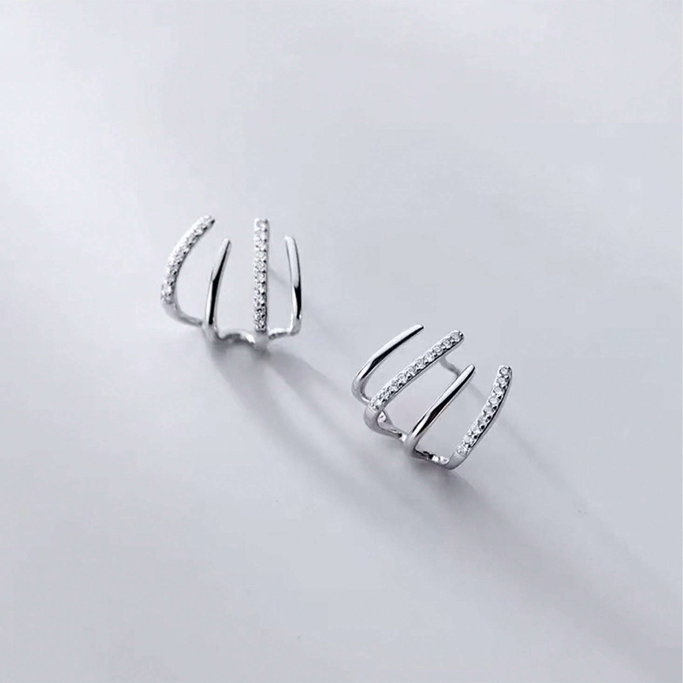 Women's Niche Design Four-Claw Ear Row Earrings, Simple High-End – Light Luxury Cold Style Internet Celebrity Studs