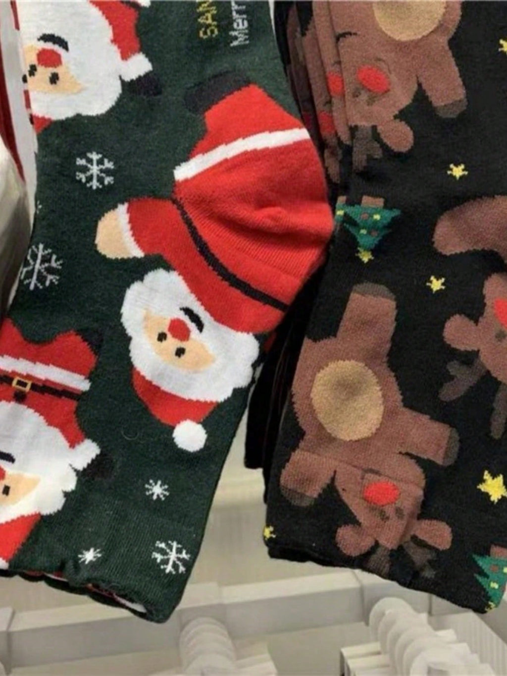 4 Pairs Of Women's Christmas Socks - Festive Snowman, Gingerbread Man, Reindeer, And Santa Claus Patterns, Warm And Comfortable Mid-Calf Socks, Cute Cartoon Design, Soft Holiday Colors For Winter Presents And Casual Wear, All-Season Comfortable Socks