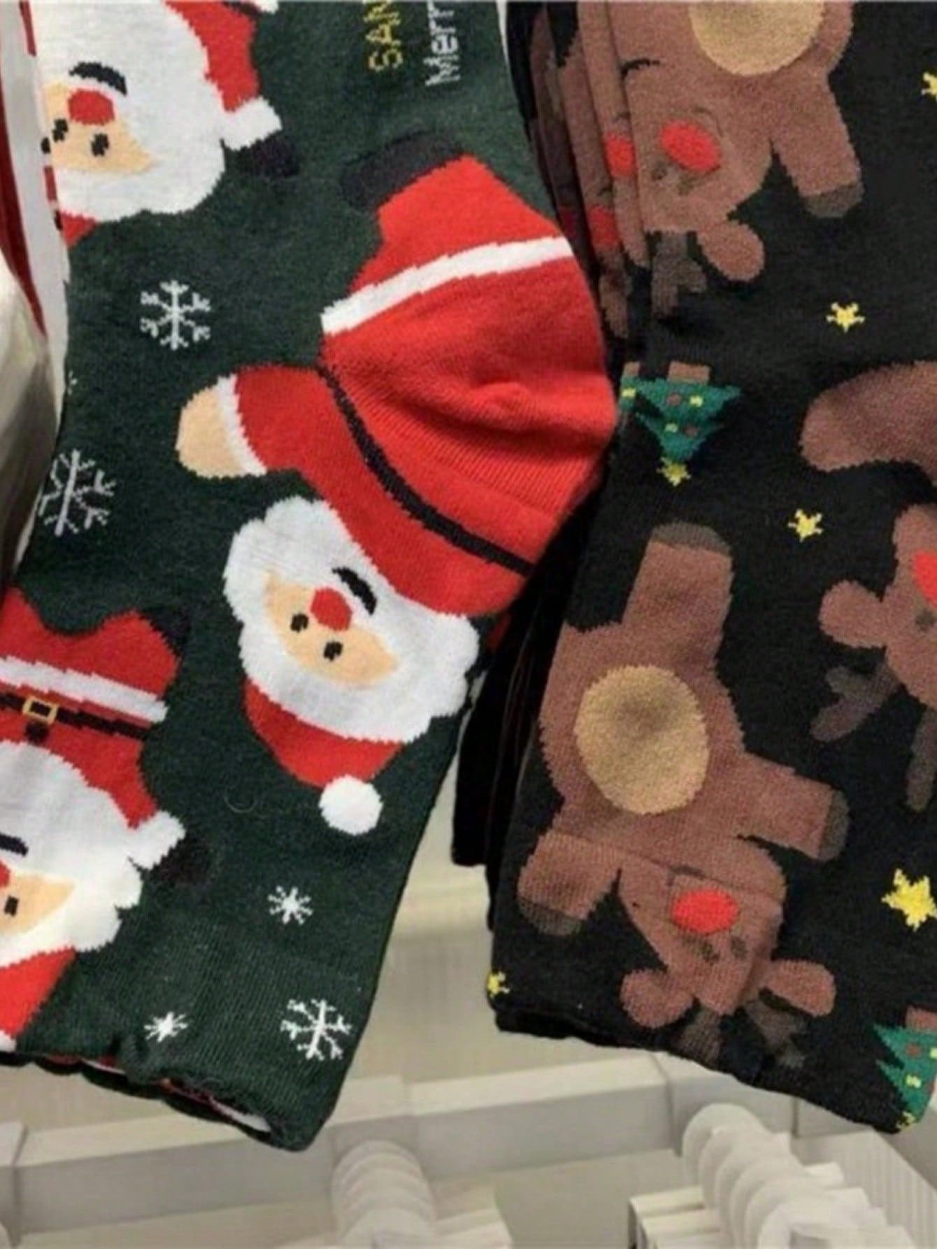 4 Pairs Of Women's Christmas Socks - Festive Snowman, Gingerbread Man, Reindeer, And Santa Claus Patterns, Warm And Comfortable Mid-Calf Socks, Cute Cartoon Design, Soft Holiday Colors For Winter Presents And Casual Wear, All-Season Comfortable Socks