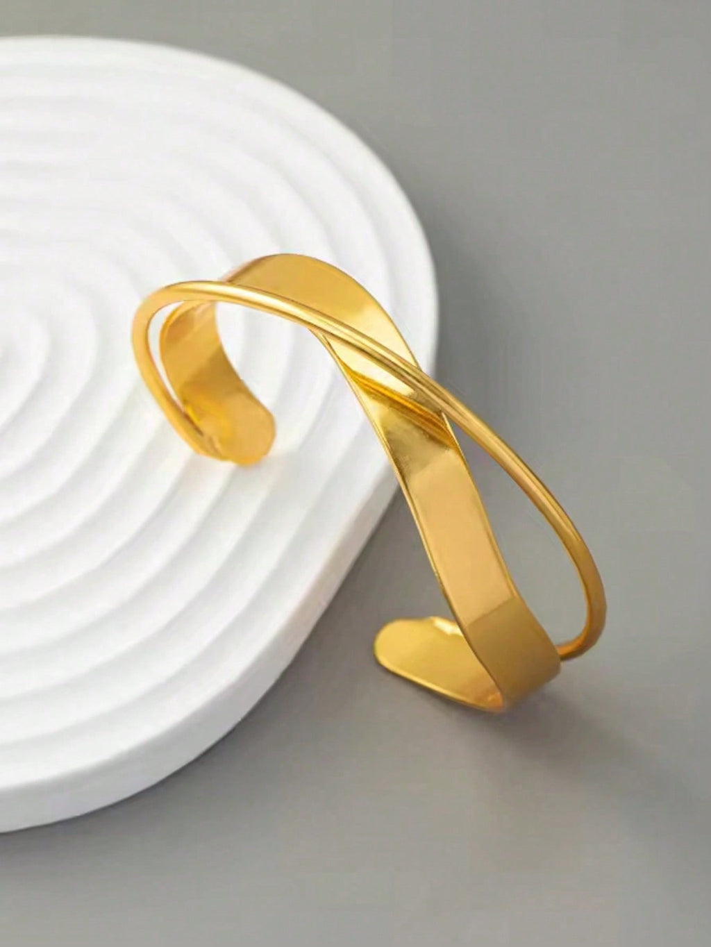 1PC Irregular Geometry Bracelet With Adjustable Mobius Design – Contemporary Modern Fashion